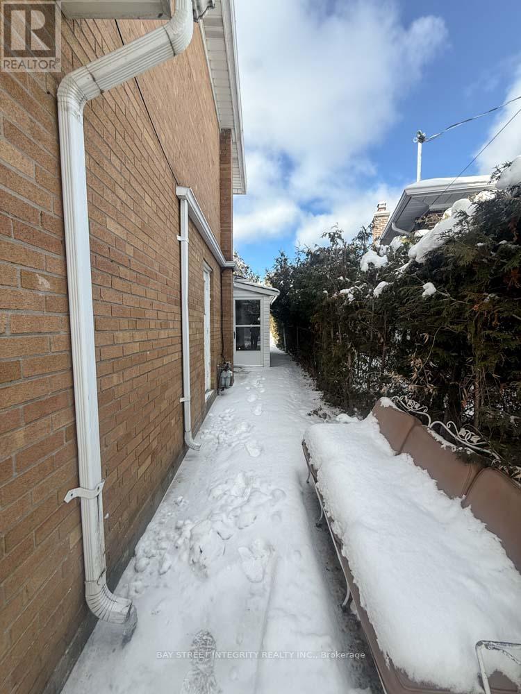 Lower - 130 Kingslake Road, Toronto, Ontario  M2J 3G1 - Photo 2 - C12640034