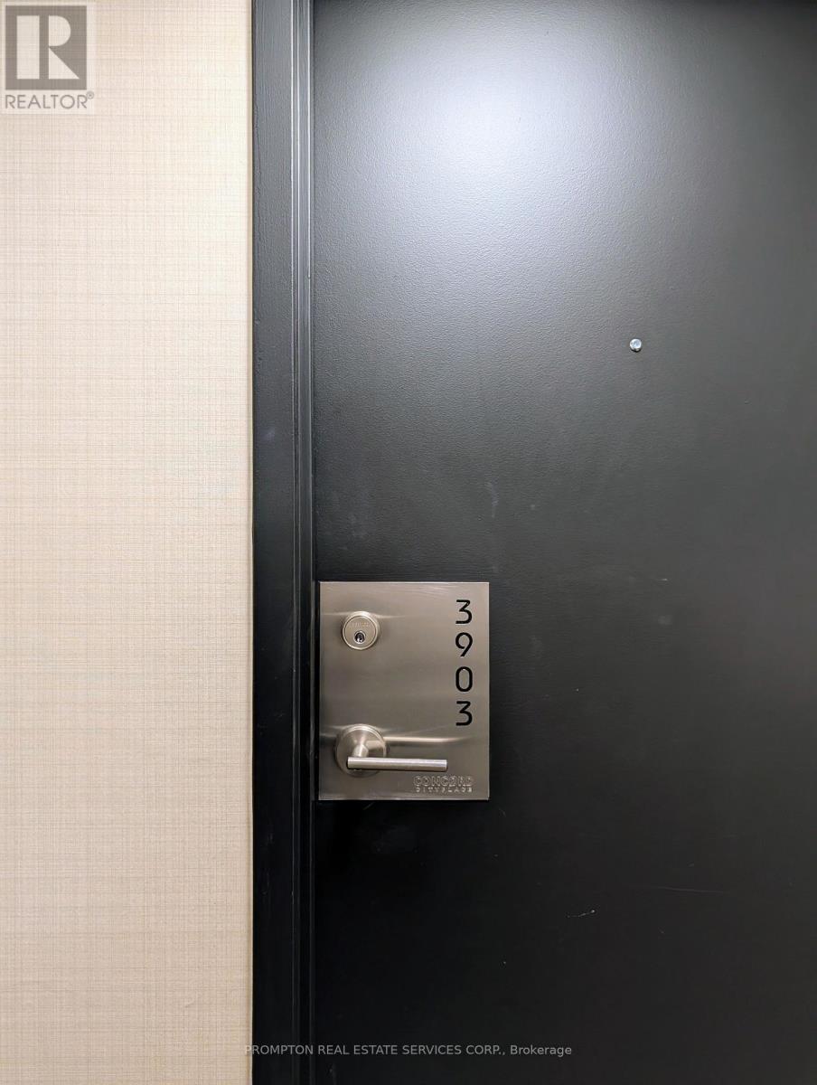 3903 - 15 Fort York Boulevard, Toronto, Ontario  M5V 3Y4 - Photo 2 - C12640036