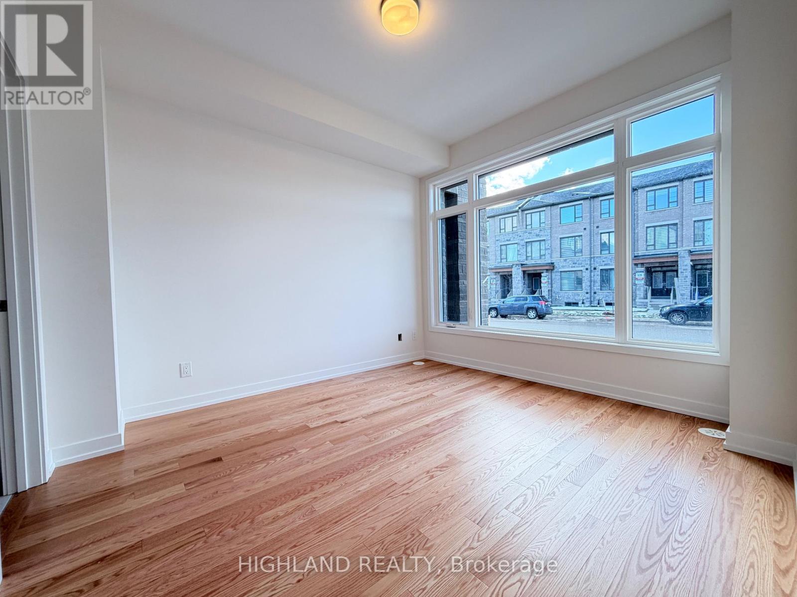 1126 Wheat Boom Drive, Oakville, Ontario  L6H 7W4 - Photo 2 - W12640032