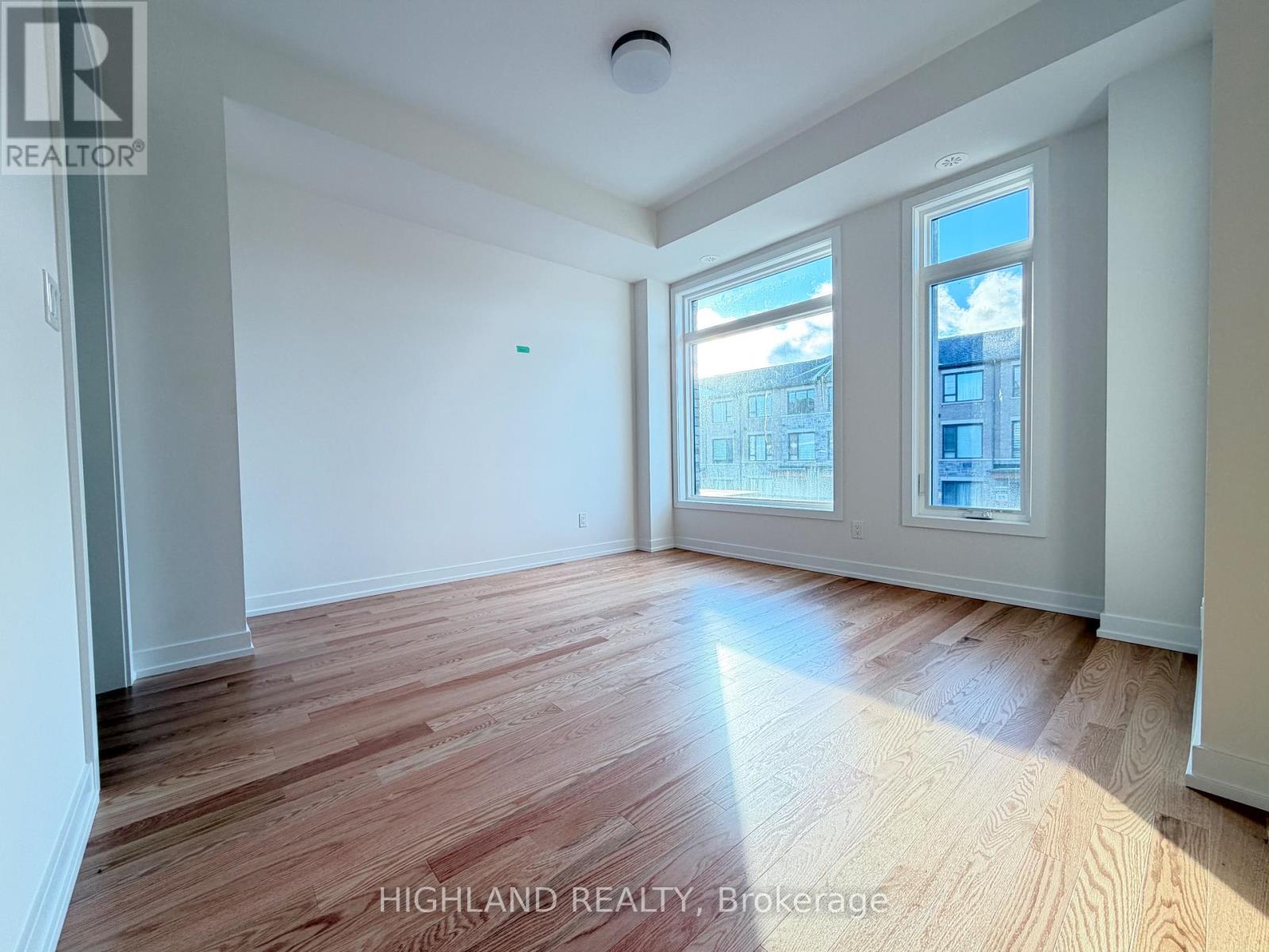 1126 Wheat Boom Drive, Oakville, Ontario  L6H 7W4 - Photo 3 - W12640032