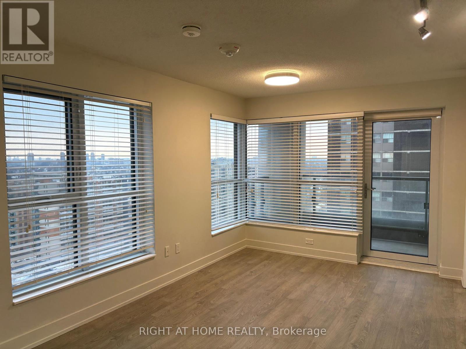 2516 - 9 MABELLE AVENUE, Toronto, Ontario