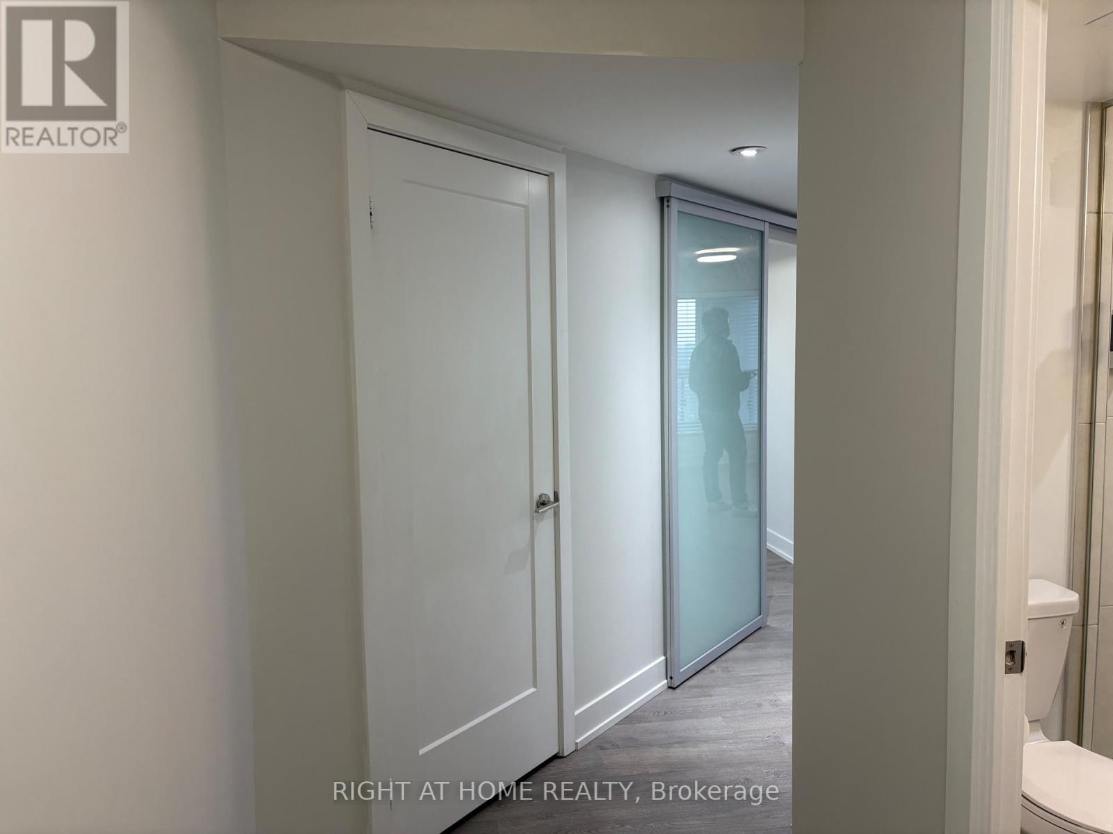 2516 - 9 Mabelle Avenue, Toronto, Ontario  M9A 0E1 - Photo 10 - W12640056