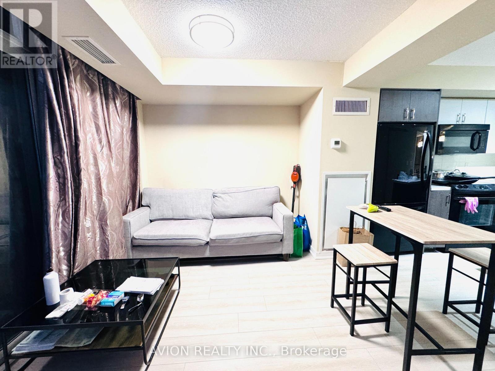 604 - 126 Simcoe Street, Toronto, Ontario  M5H 4E6 - Photo 2 - C12640062