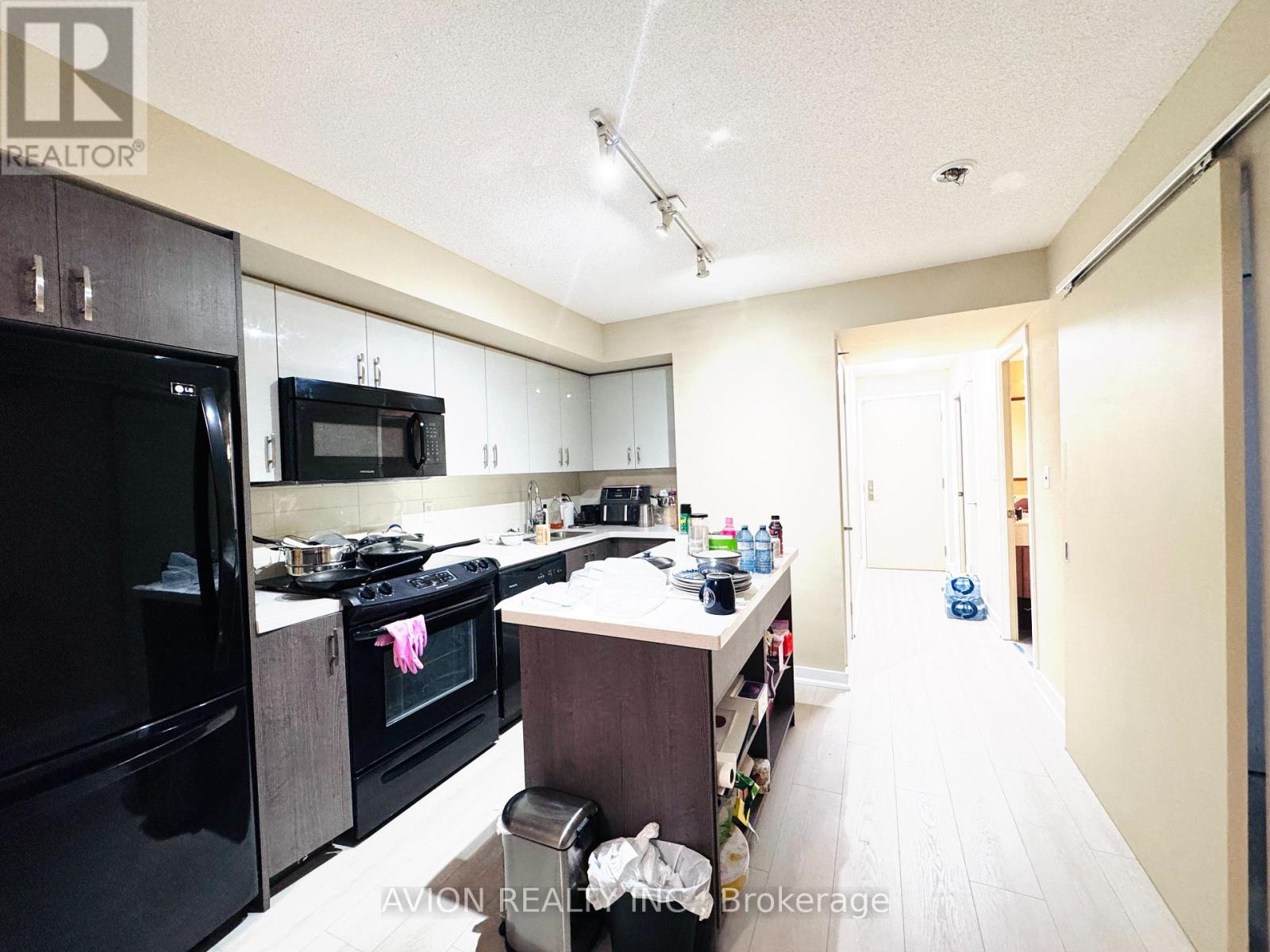 604 - 126 Simcoe Street, Toronto, Ontario  M5H 4E6 - Photo 3 - C12640062