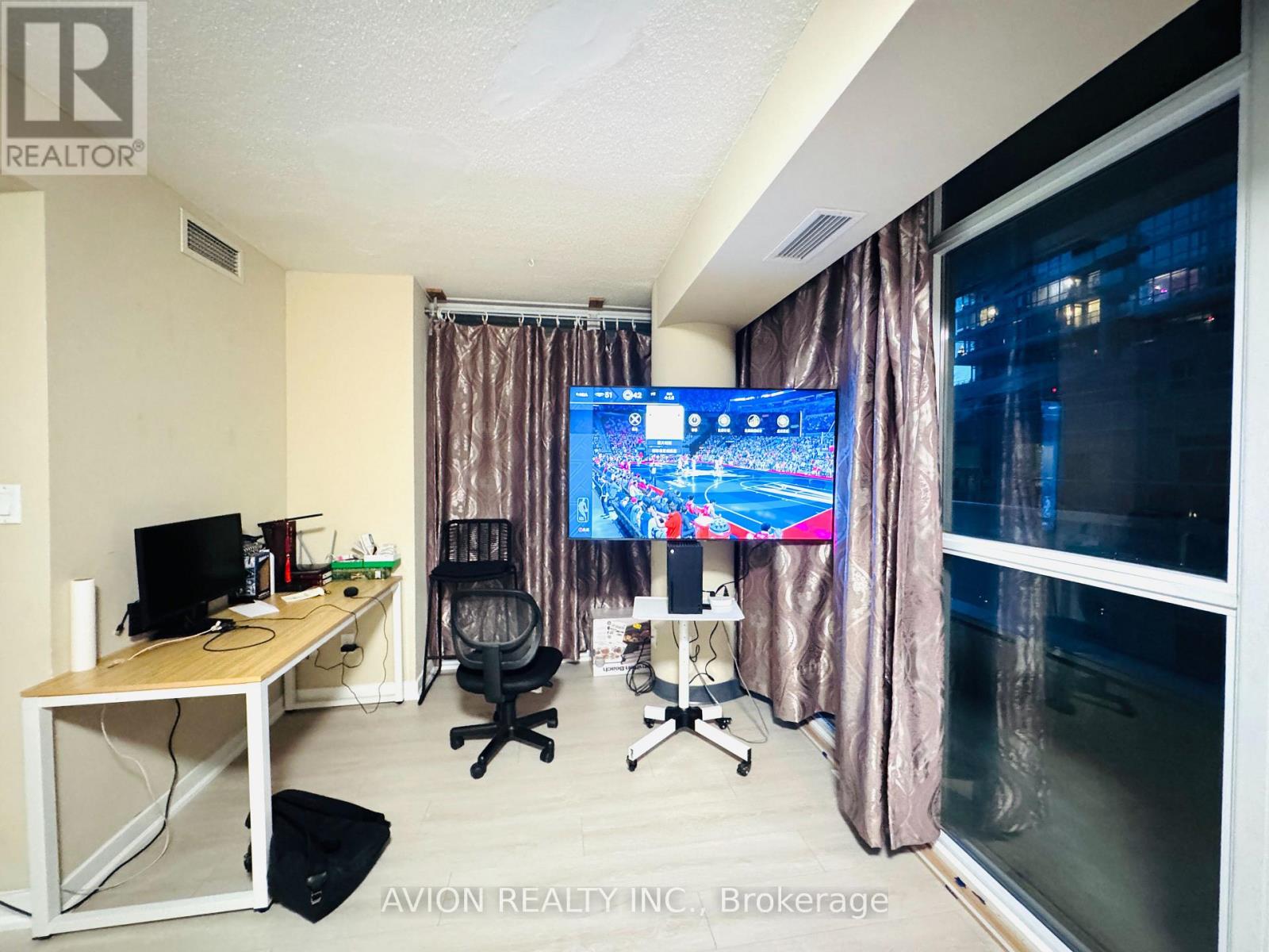 604 - 126 Simcoe Street, Toronto, Ontario  M5H 4E6 - Photo 8 - C12640062