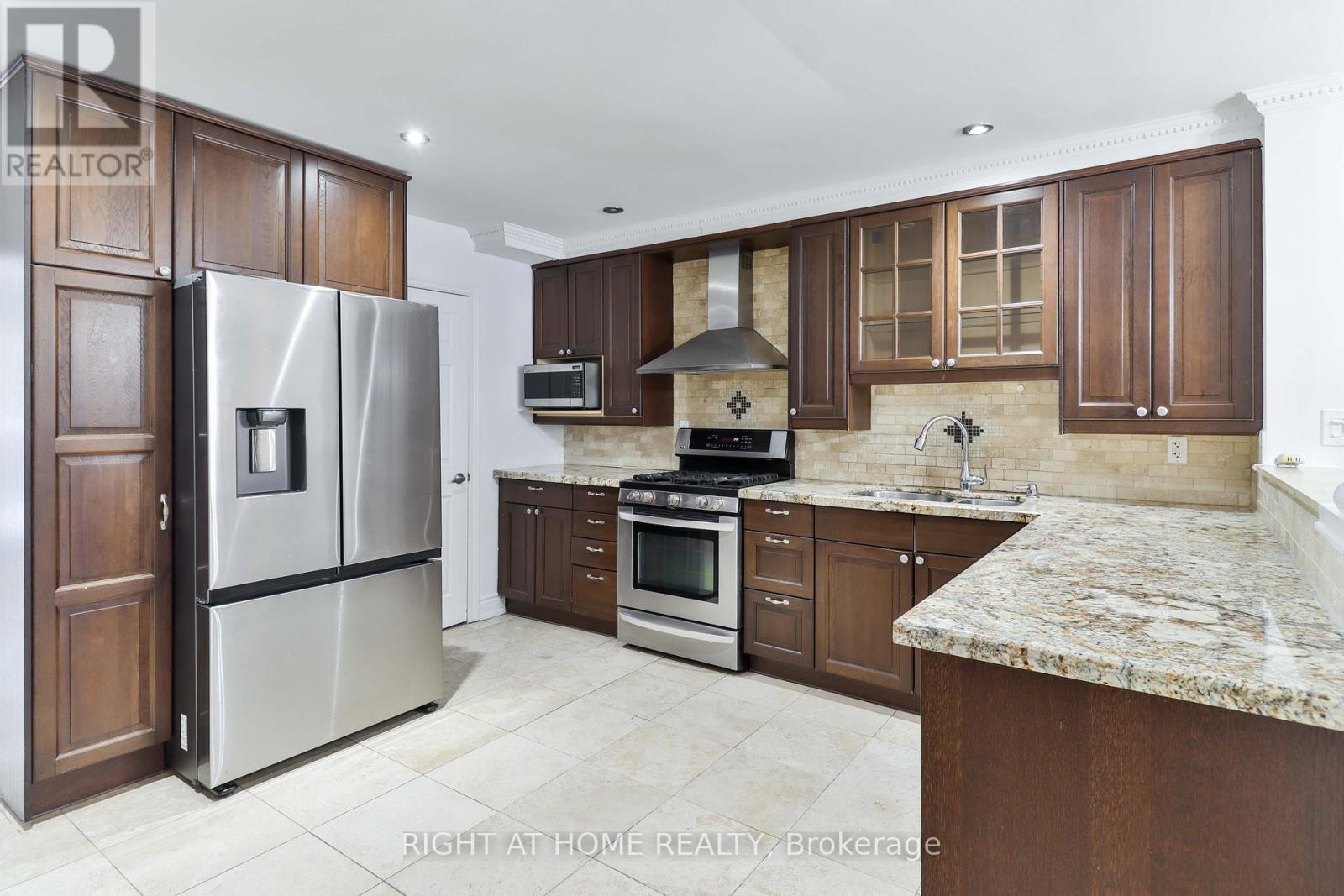 Main + Upper - 143 Gamble Avenue, Toronto, Ontario  M4J 2P2 - Photo 4 - E12616982