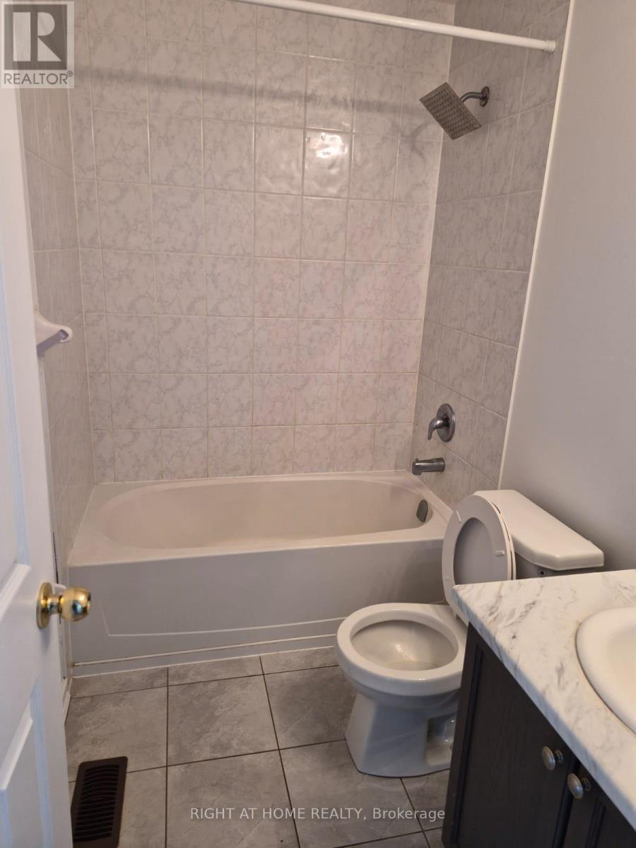 3 Peartree Court, Barrie, Ontario  L4N 6N7 - Photo 12 - S12602366