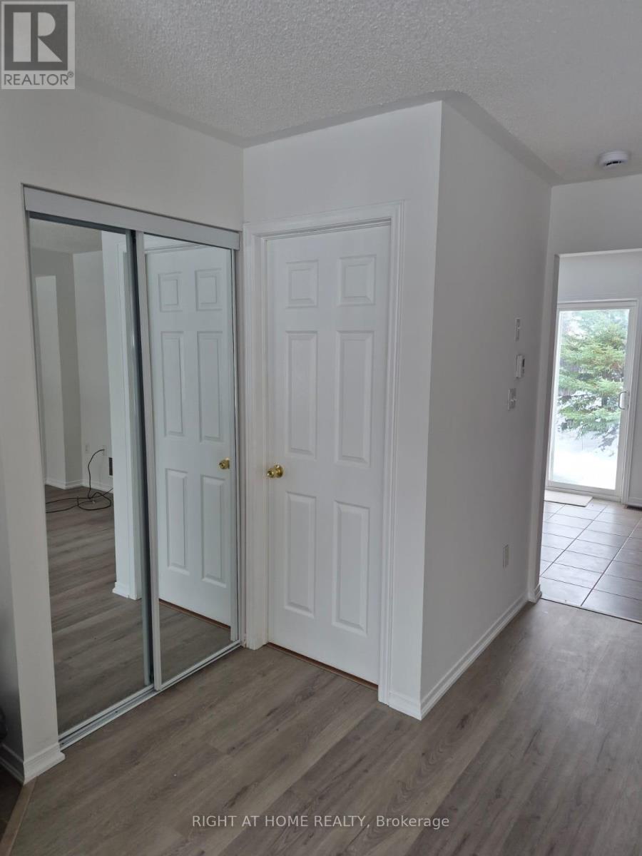 3 Peartree Court, Barrie, Ontario  L4N 6N7 - Photo 3 - S12602366