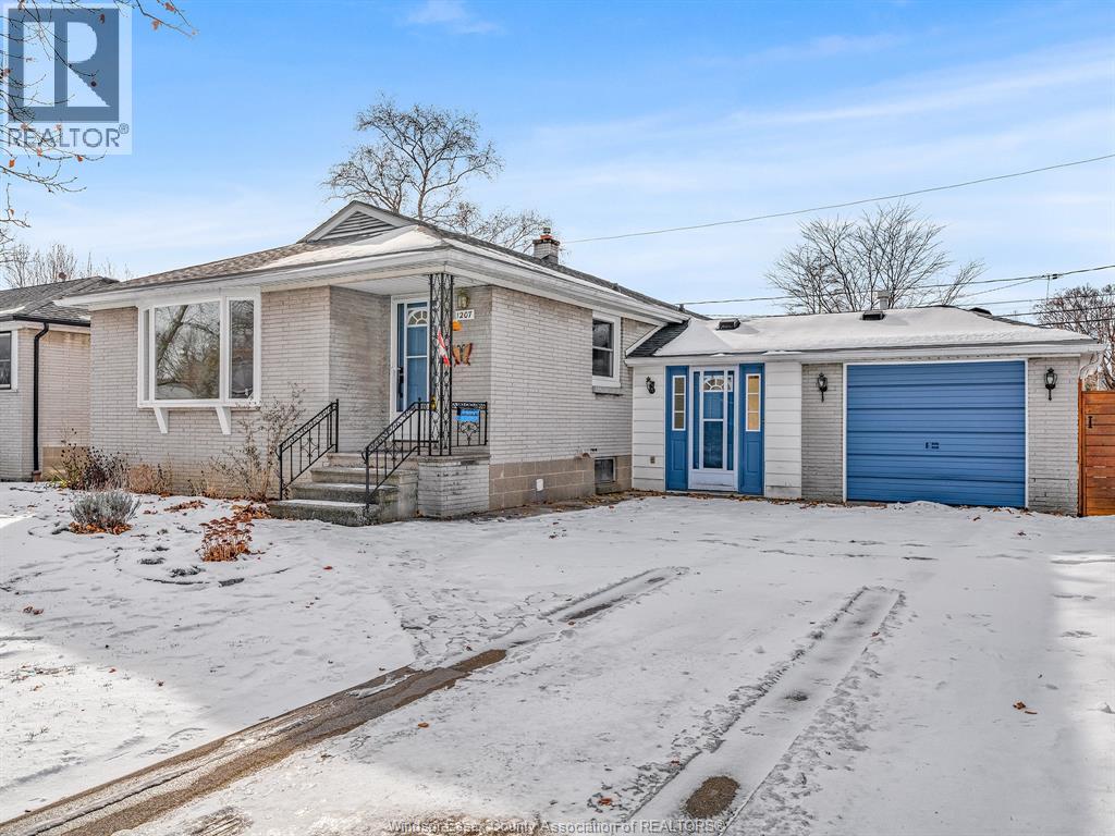MLS# 25031804: 1207 VIRGINIA AVENUE, Windsor, Canada