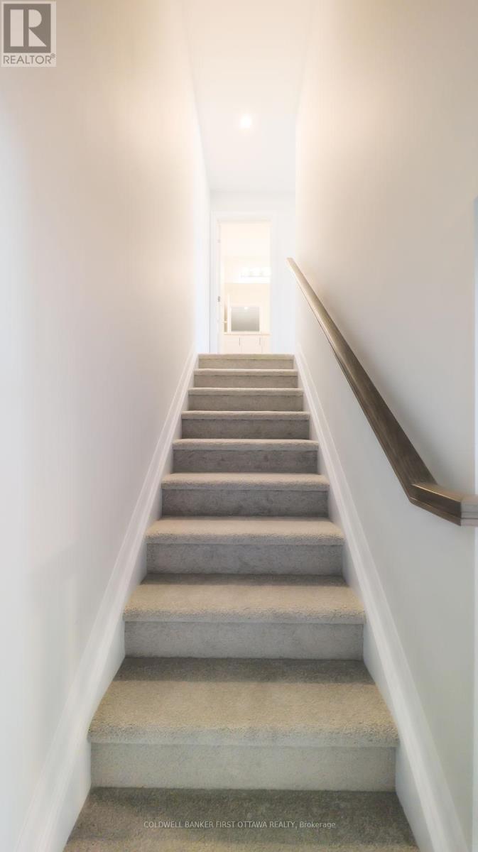 415 Silverberry Private, Ottawa, Ontario  K2T 0R8 - Photo 4 - X12640072