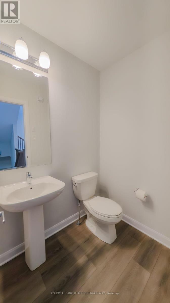 415 Silverberry Private, Ottawa, Ontario  K2T 0R8 - Photo 5 - X12640072
