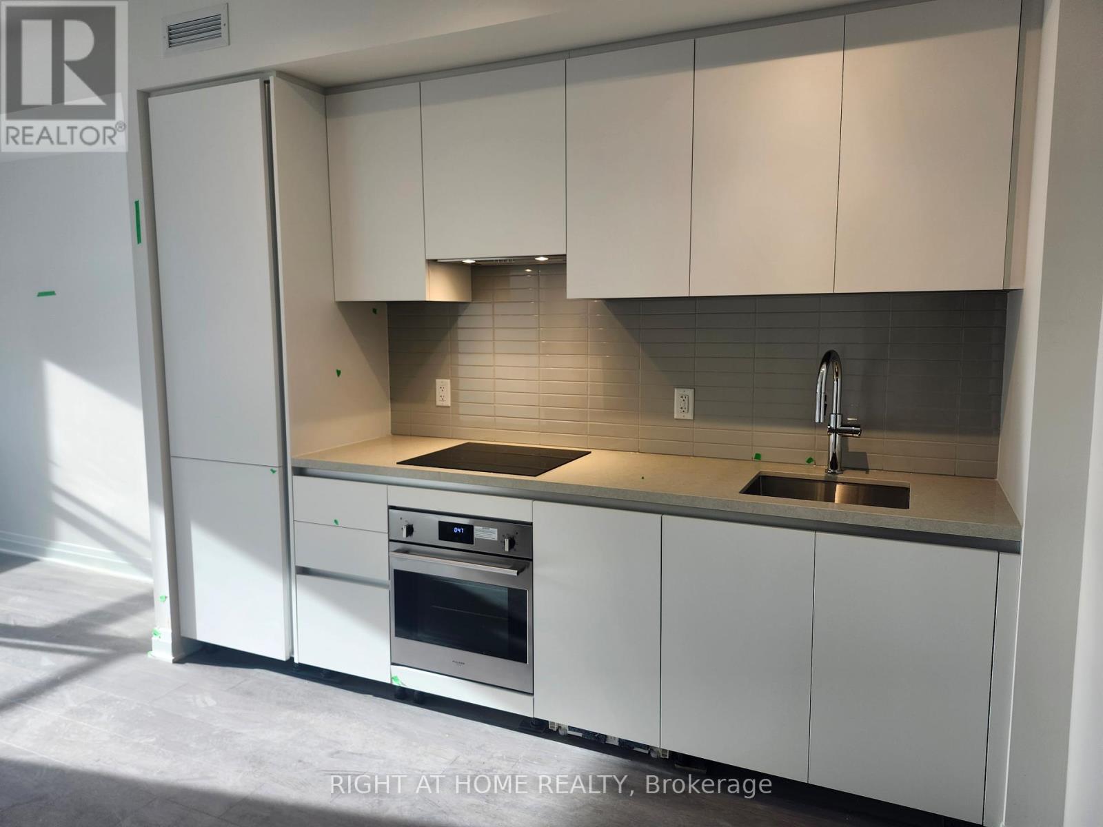 1205 - 4015 The Exchange Street, Mississauga, Ontario  L5B 0N9 - Photo 13 - W12640076