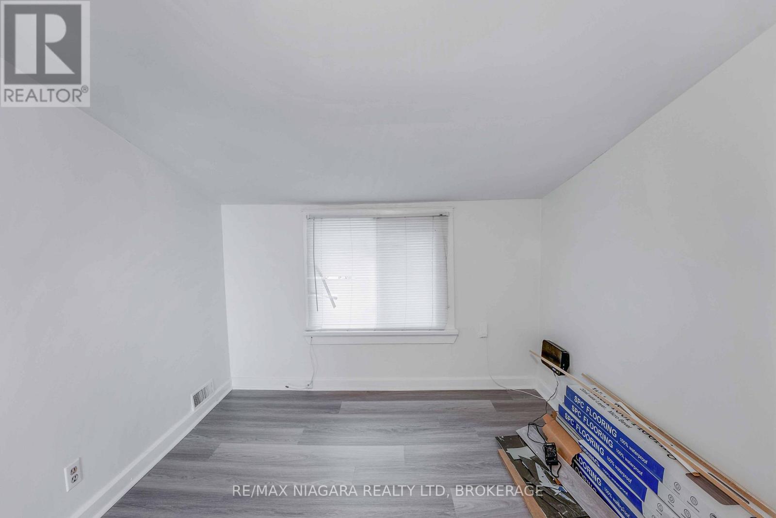 39 Carleton Street N, Thorold (Thorold Downtown), Ontario  L2V 2A6 - Photo 19 - X12521316