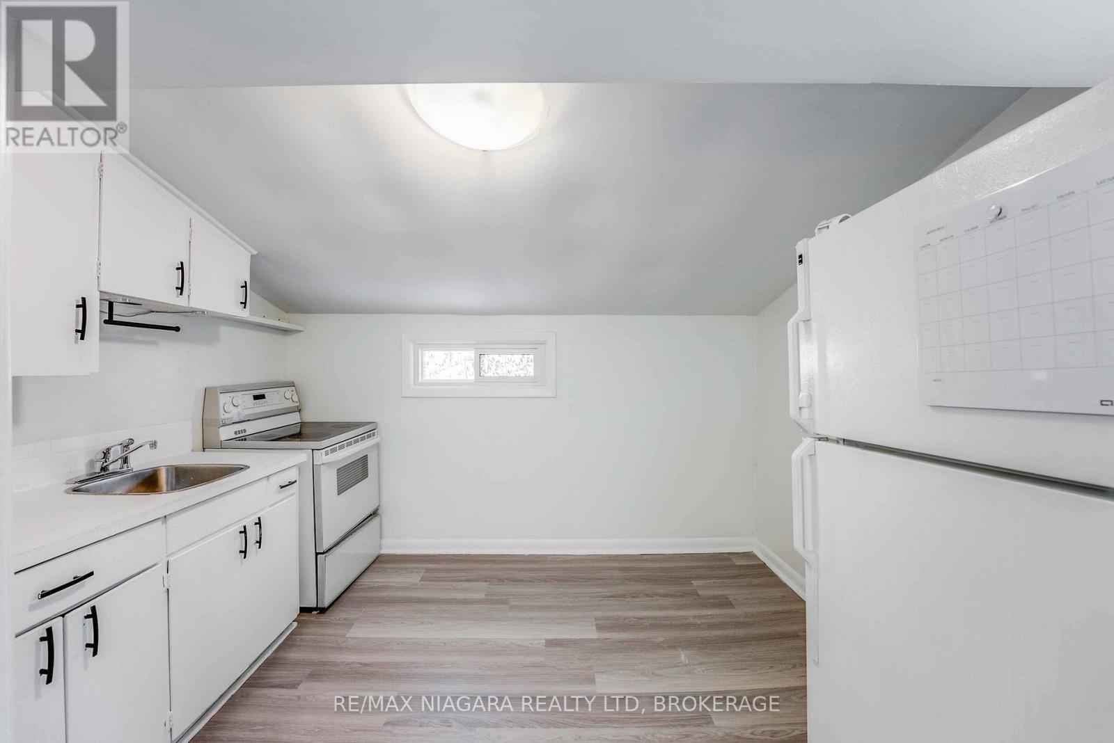 39 Carleton Street N, Thorold (Thorold Downtown), Ontario  L2V 2A6 - Photo 22 - X12521316