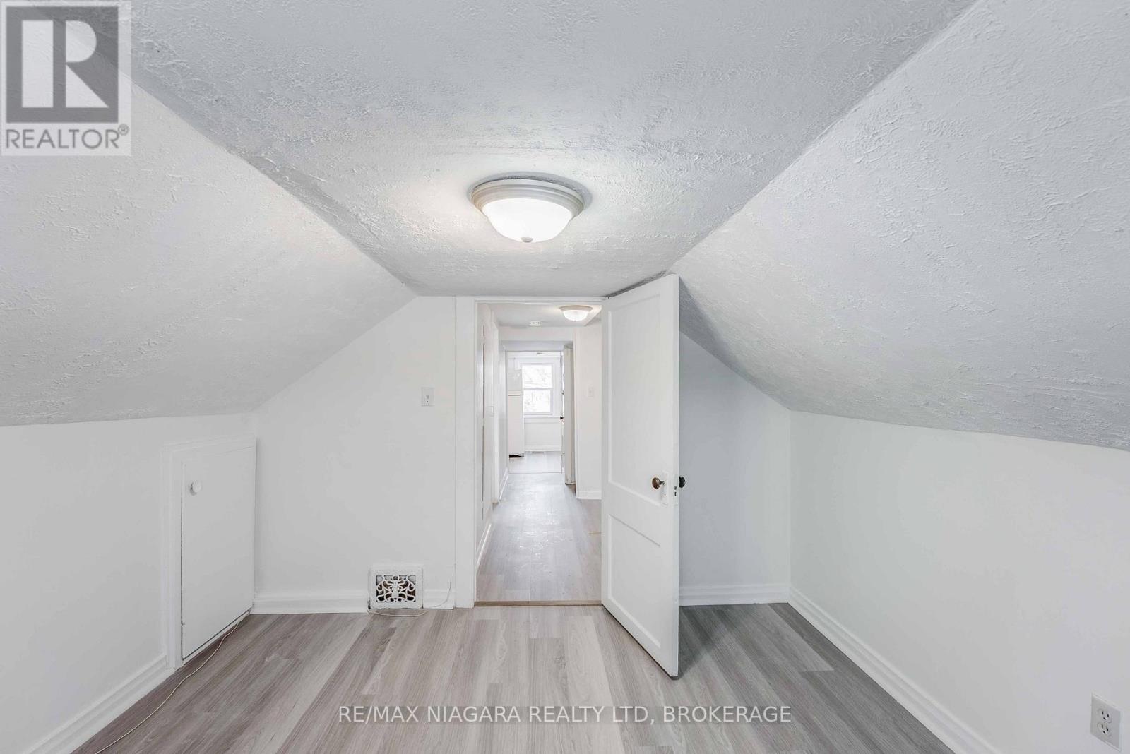 39 Carleton Street N, Thorold (Thorold Downtown), Ontario  L2V 2A6 - Photo 21 - X12521316