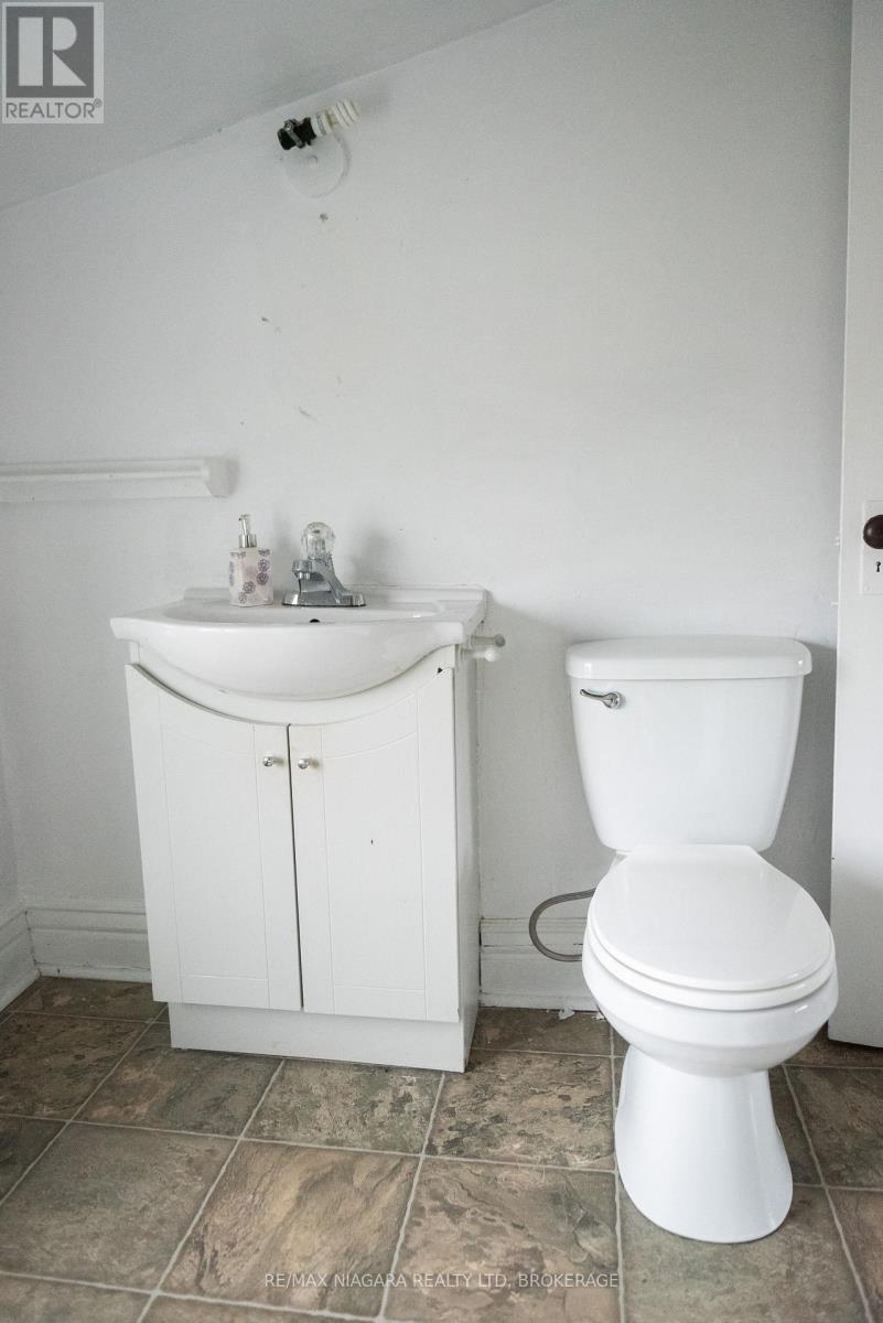 39 Carleton Street N, Thorold (Thorold Downtown), Ontario  L2V 2A6 - Photo 15 - X12521316