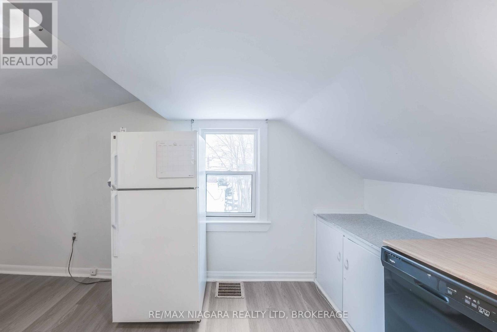 39 Carleton Street N, Thorold (Thorold Downtown), Ontario  L2V 2A6 - Photo 24 - X12521316