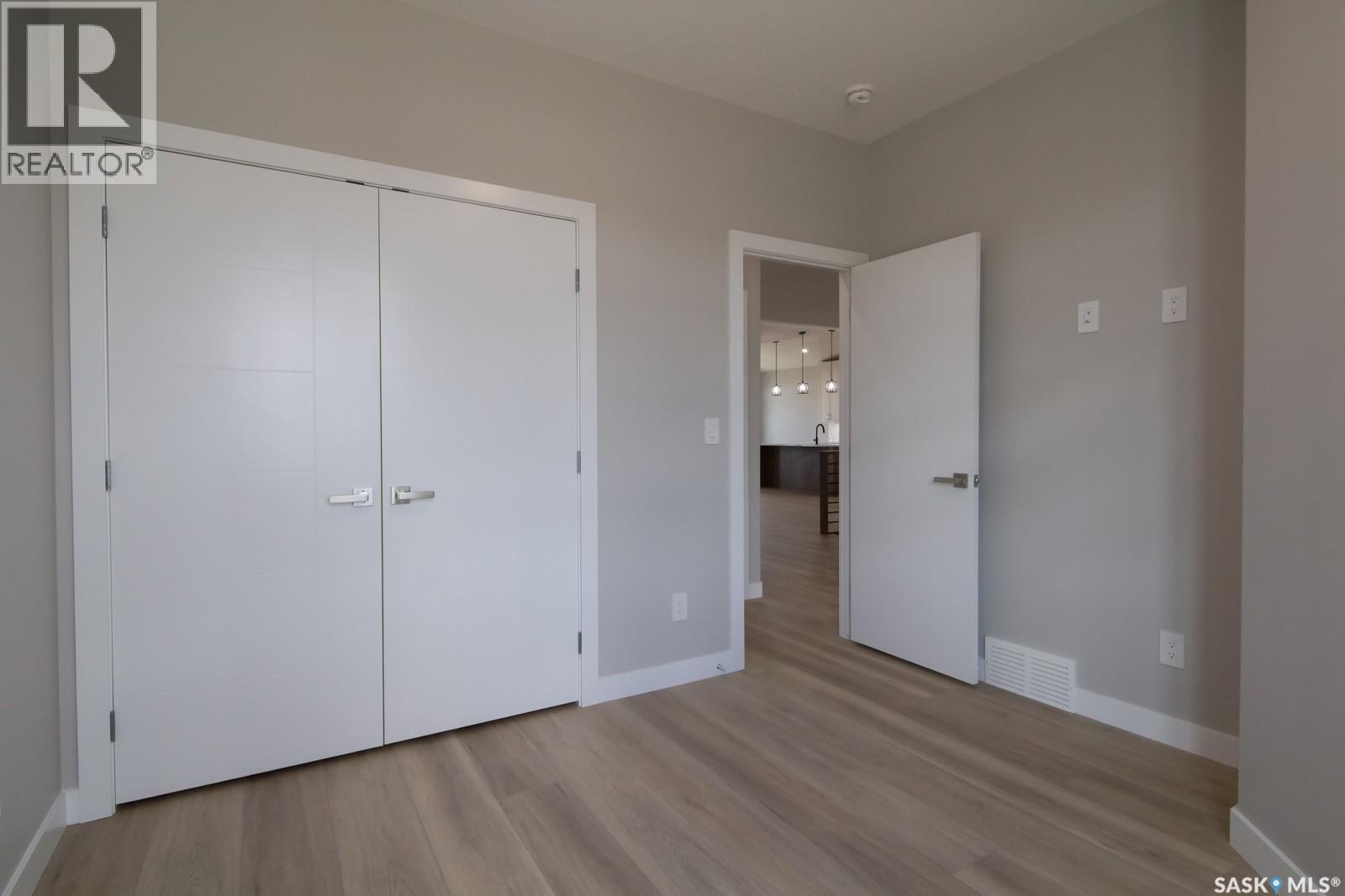 423 Sharma Crescent, Saskatoon, Saskatchewan  S7W 1K7 - Photo 5 - SK019534