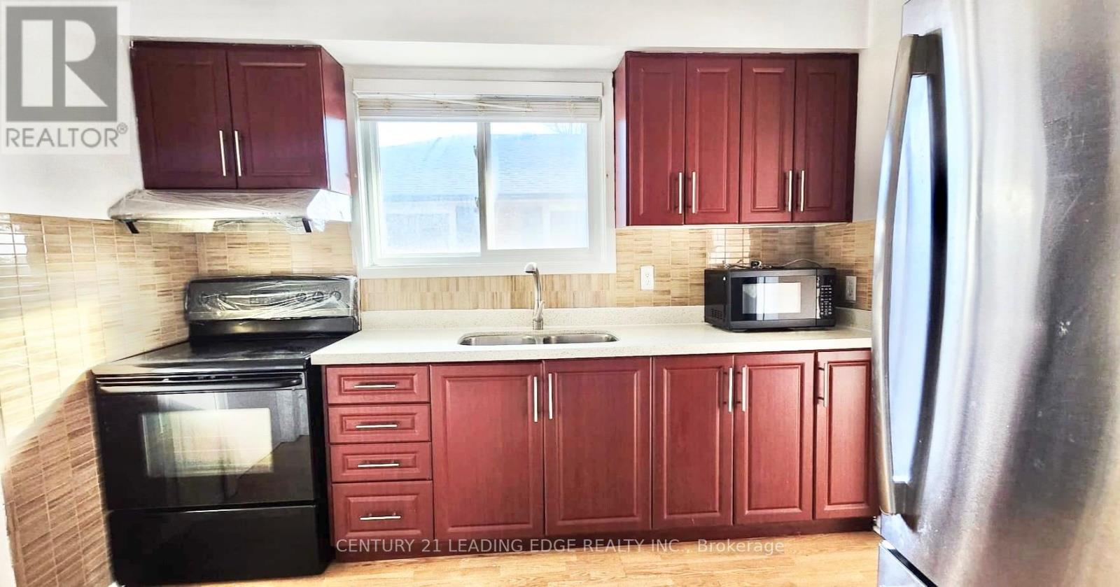 60 Morning Dew Road, Toronto, Ontario  M1E 3X3 - Photo 4 - E12640080