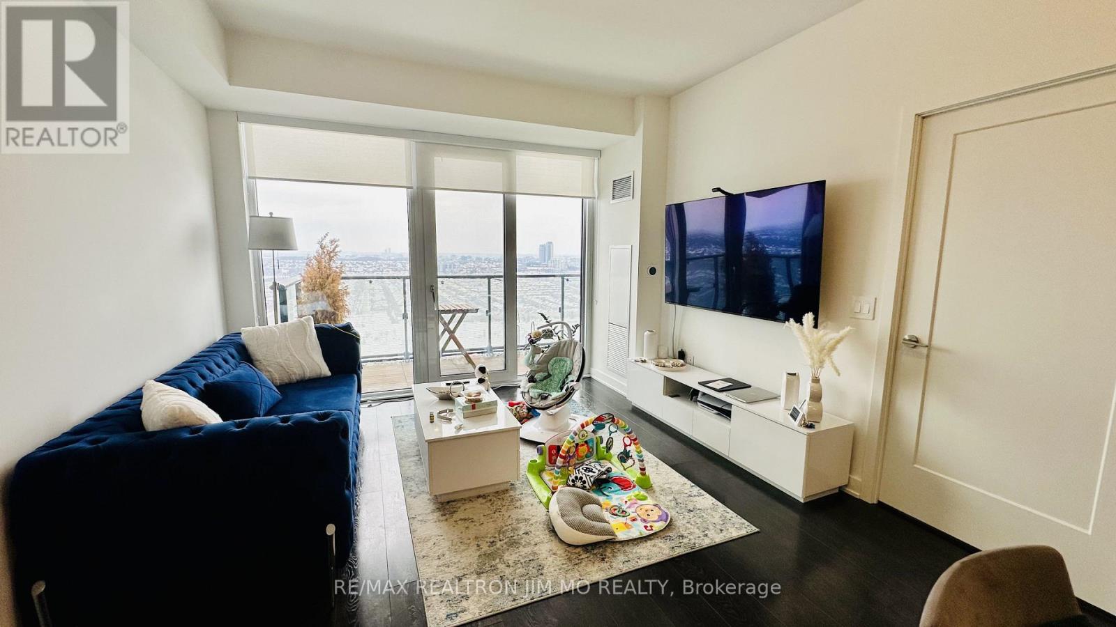 2506 - 105 Oneida Crescent, Richmond Hill, Ontario L4B 0H6 - Photo 2 - N12633226