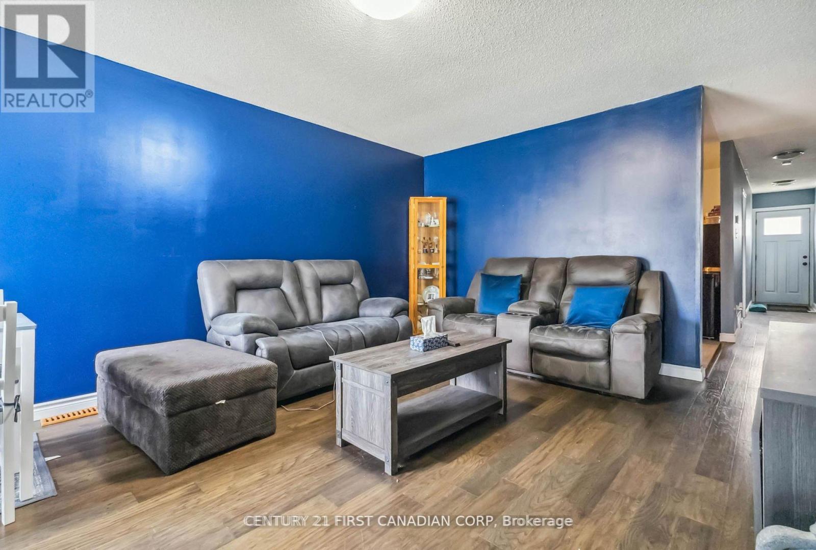 61 Tanner Drive, London East, Ontario  N5W 6B6 - Photo 7 - X12640102