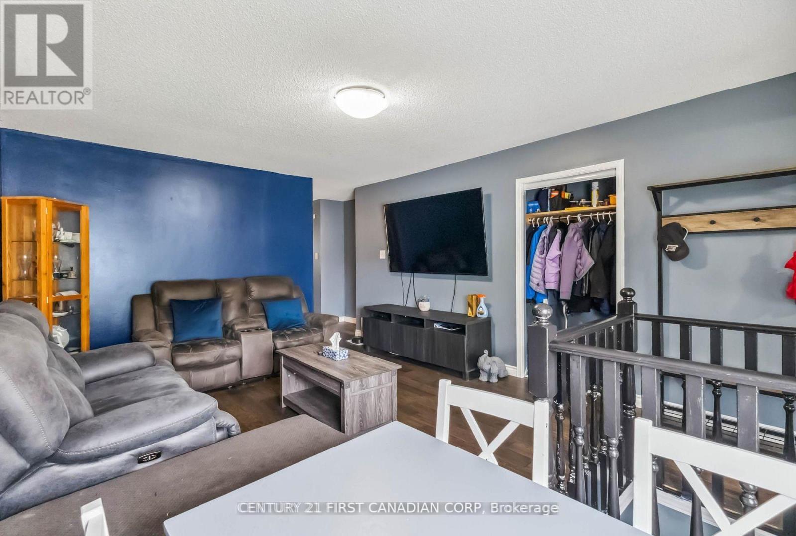 61 Tanner Drive, London East, Ontario  N5W 6B6 - Photo 8 - X12640102