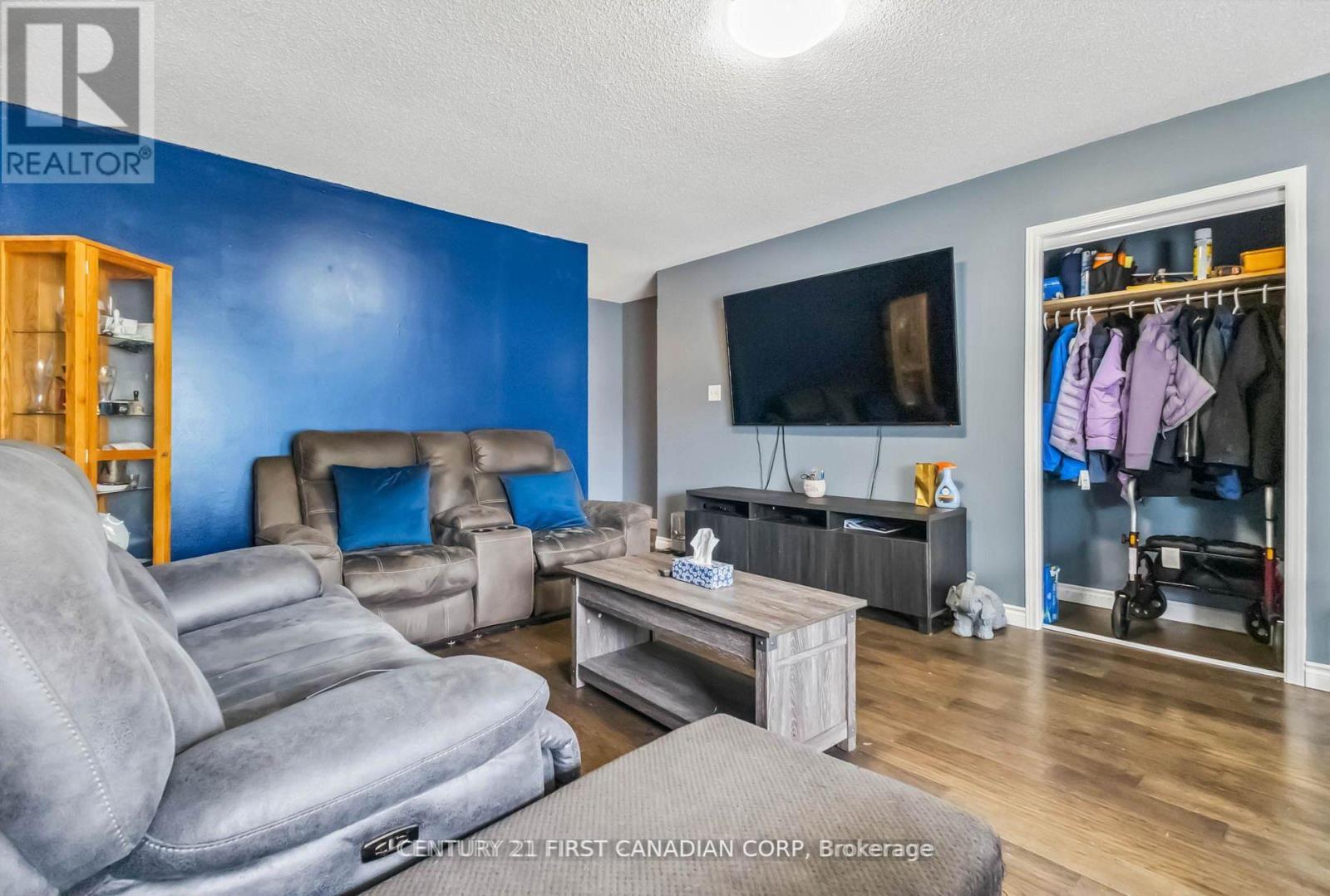 61 Tanner Drive, London East, Ontario  N5W 6B6 - Photo 9 - X12640102