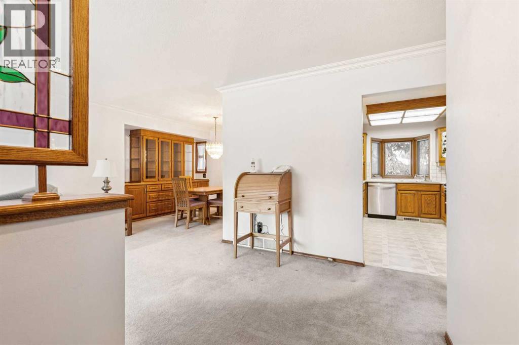 34 Atlanta Crescent Se, Calgary, Alberta T2J 0Y1 - Photo 3 - A2275322