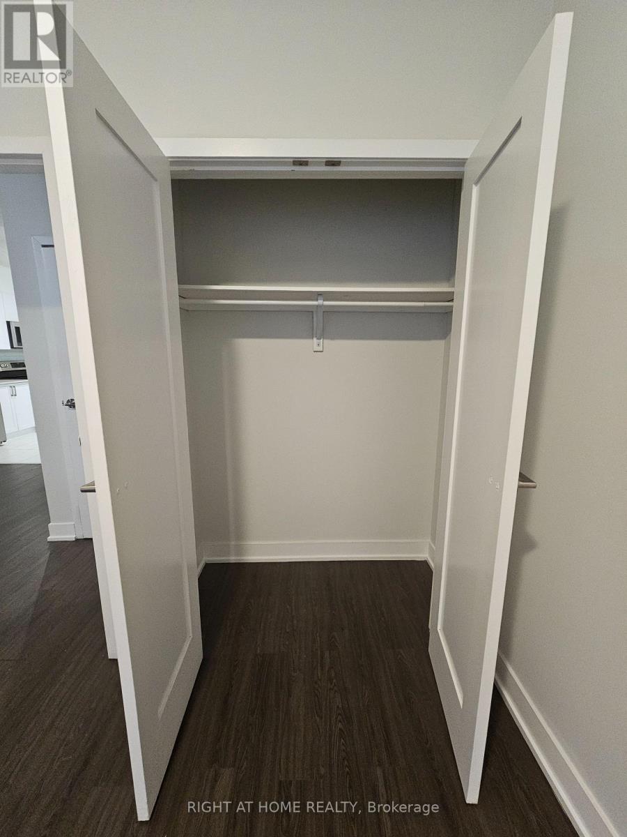 204 - 1801 Eglinton Avenue W, Toronto (Oakwood Village), Ontario  M6E 2H8 - Photo 15 - C12640118