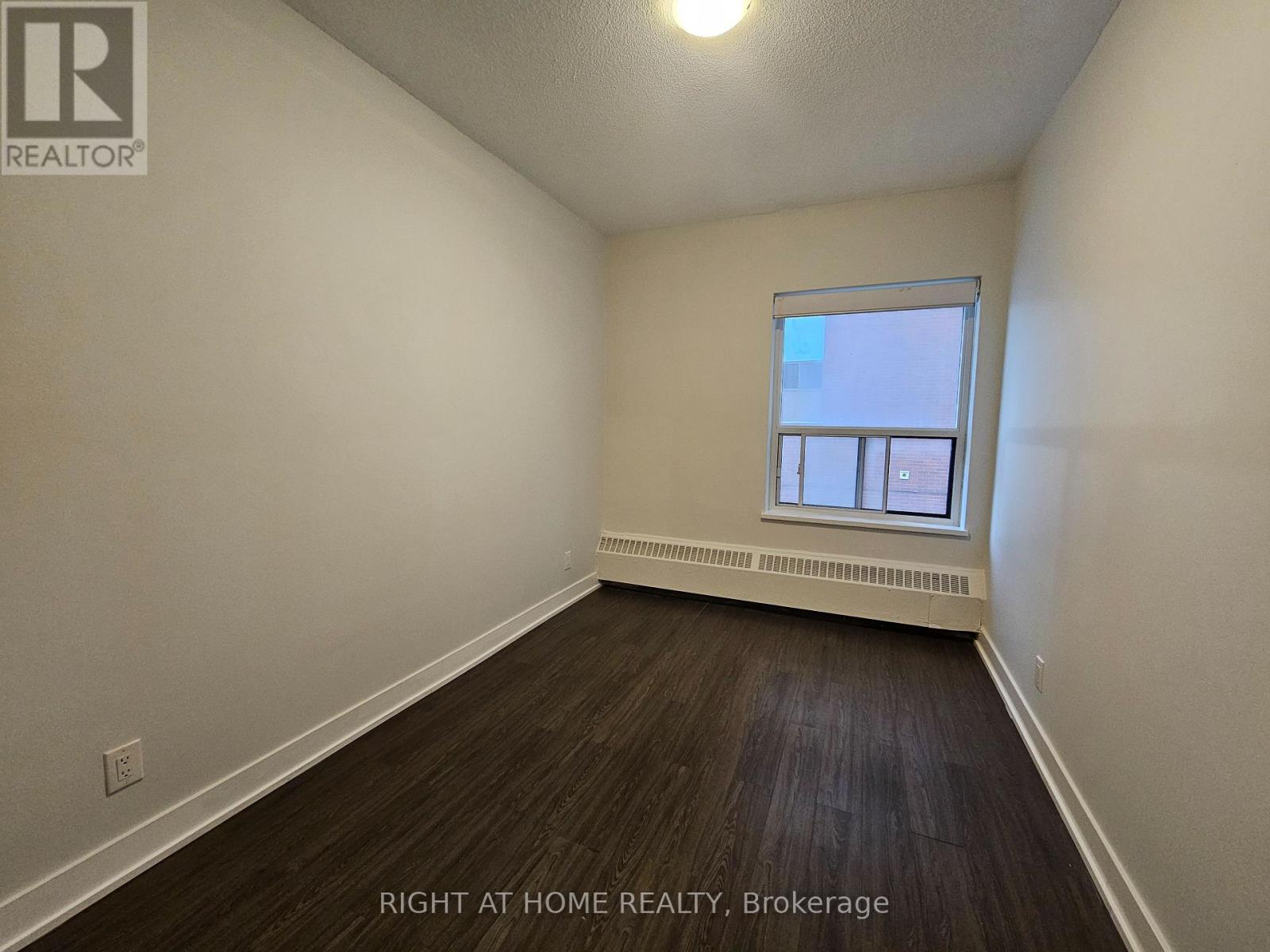 204 - 1801 Eglinton Avenue W, Toronto (Oakwood Village), Ontario  M6E 2H8 - Photo 9 - C12640118