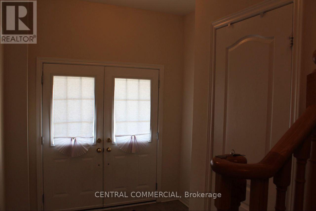 Main & Second Floor - 11 Shallot Court S, Richmond Hill, Ontario  L4S 0C1 - Photo 2 - N12640104