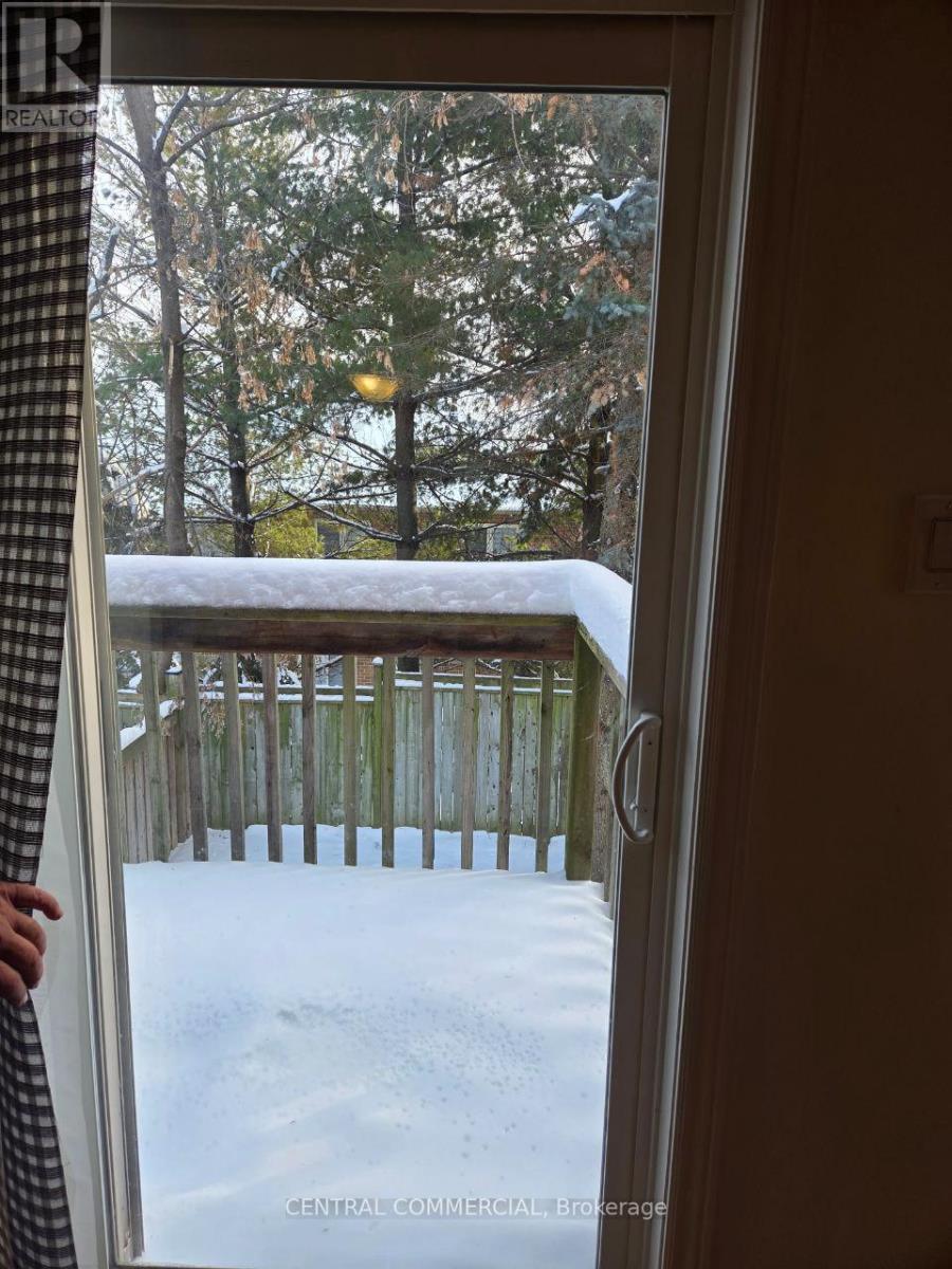 Main & Second Floor - 11 Shallot Court S, Richmond Hill, Ontario  L4S 0C1 - Photo 5 - N12640104