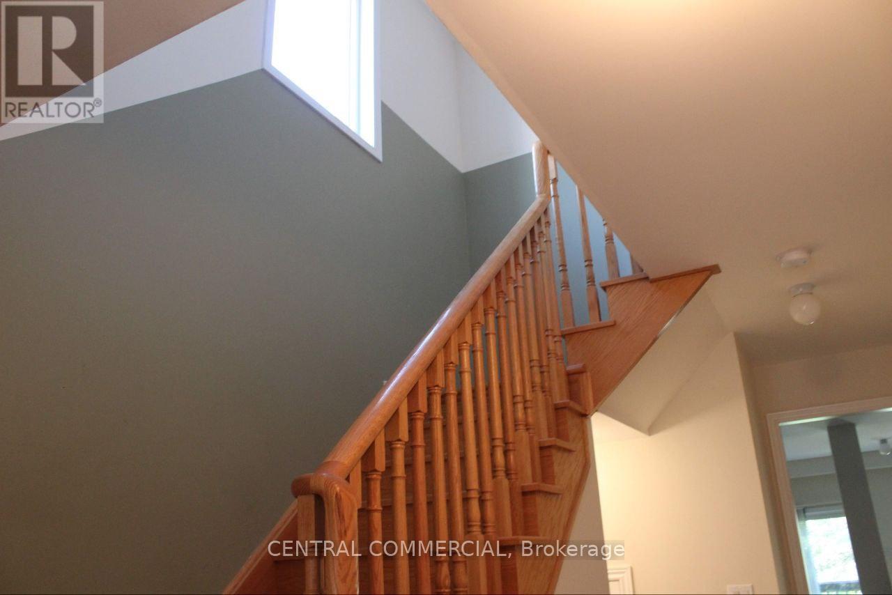 Main & Second Floor - 11 Shallot Court S, Richmond Hill, Ontario  L4S 0C1 - Photo 8 - N12640104