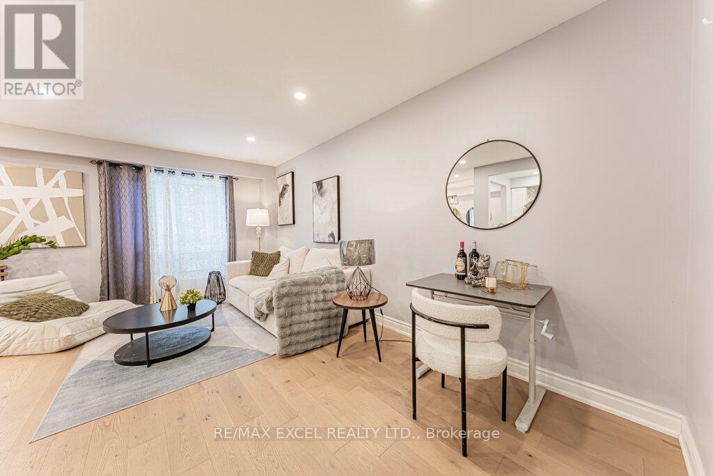 15 Knightsbridge Way, Markham, Ontario  L3P 3W4 - Photo 10 - N12640108