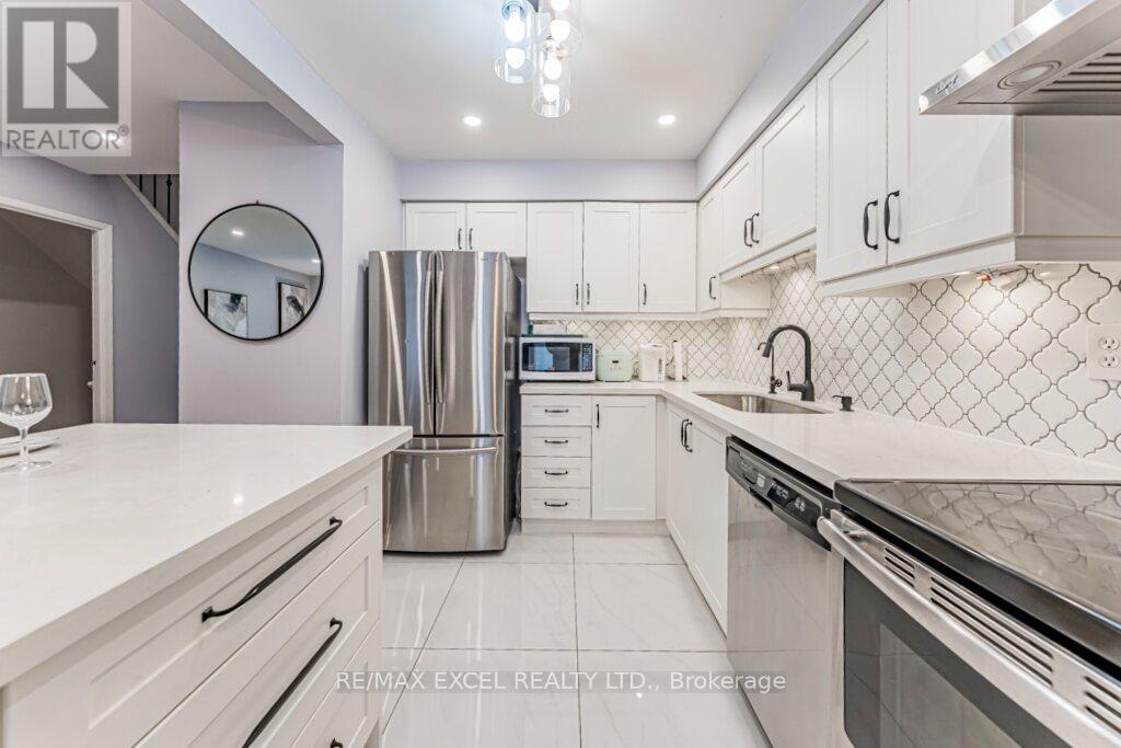 15 Knightsbridge Way, Markham, Ontario  L3P 3W4 - Photo 18 - N12640108