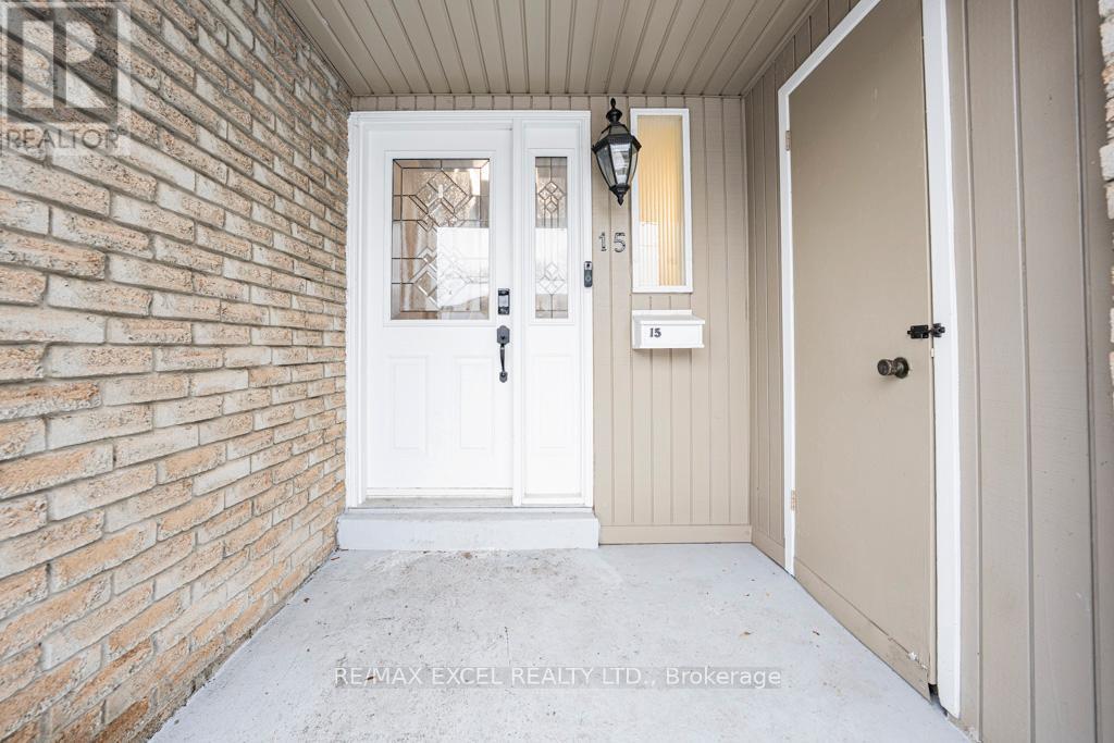 15 Knightsbridge Way, Markham, Ontario  L3P 3W4 - Photo 4 - N12640108