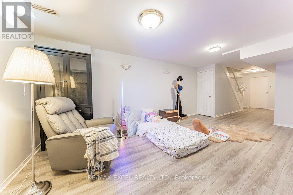 15 Knightsbridge Way, Markham, Ontario  L3P 3W4 - Photo 42 - N12640108