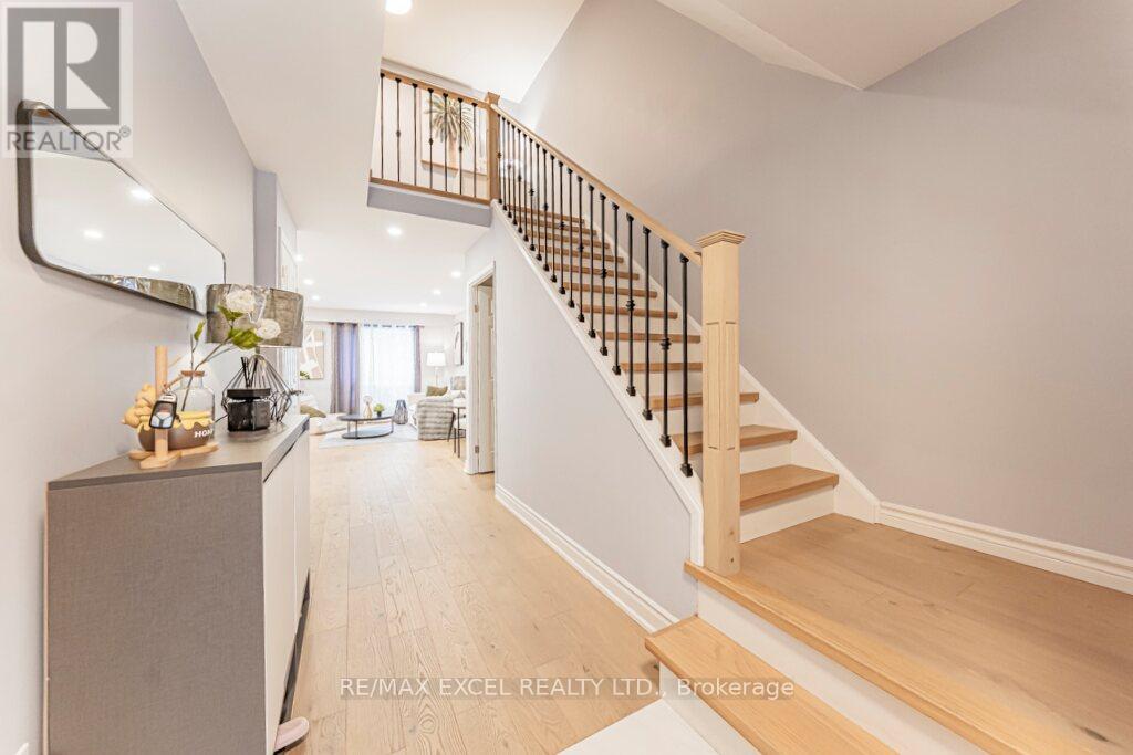 15 Knightsbridge Way, Markham, Ontario  L3P 3W4 - Photo 9 - N12640108