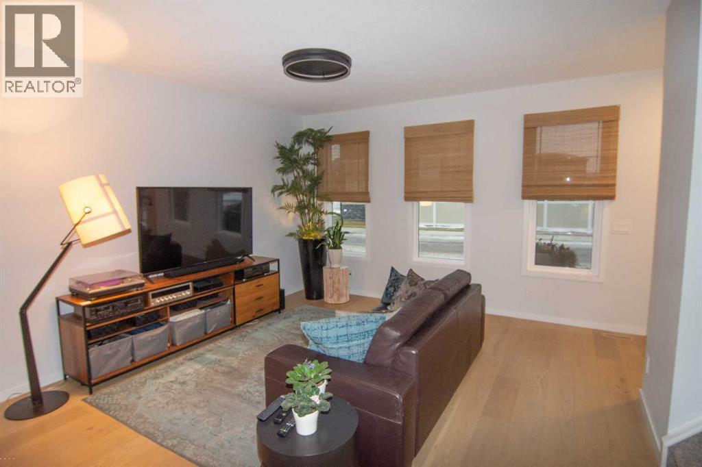 551 Wolf Creek Way Se, Calgary, Alberta  T2X 4Y9 - Photo 6 - A2275232