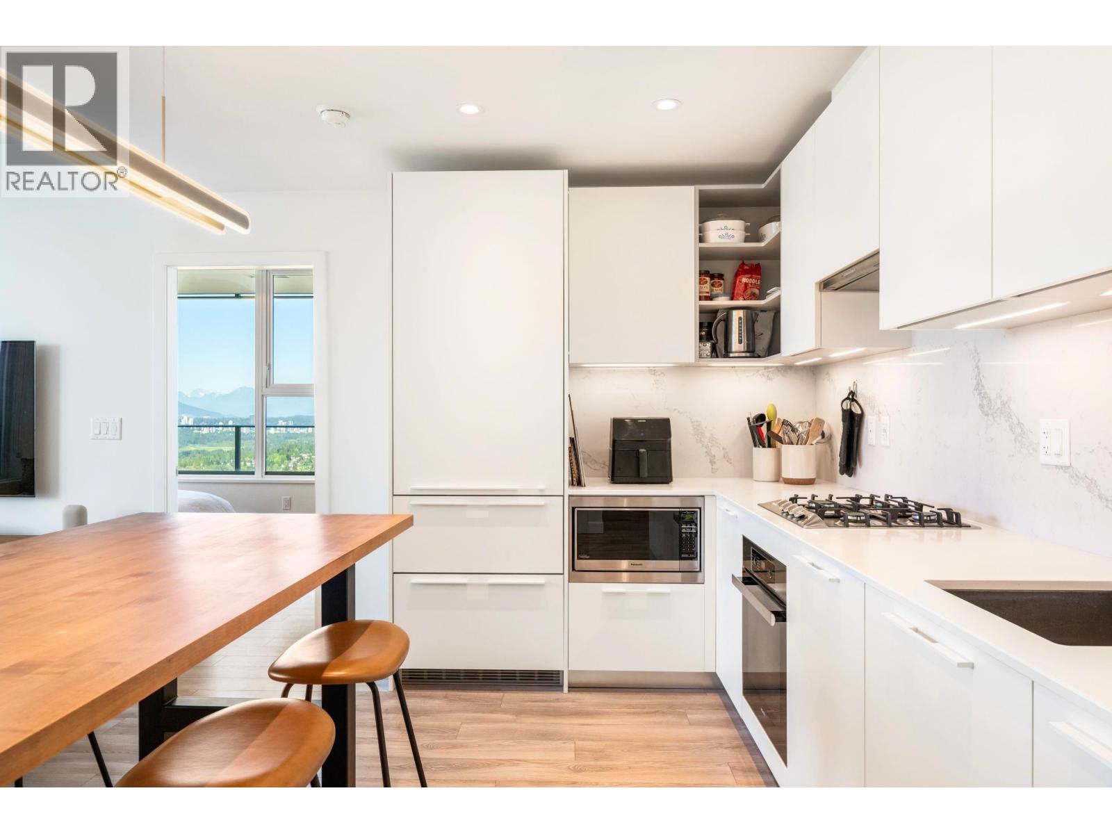 3104 6699 Dunblane Avenue, Burnaby, British Columbia V5H 0J8 - Photo 2 - R3067771