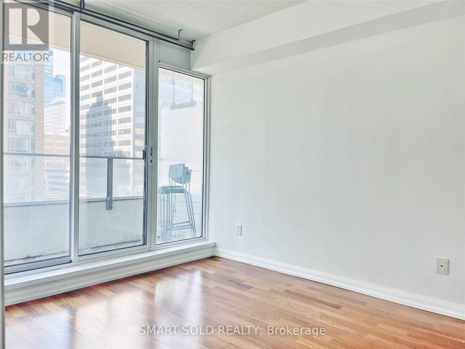 820 - 111 Elizabeth Street, Toronto, Ontario  M5G 1P7 - Photo 7 - C12640138