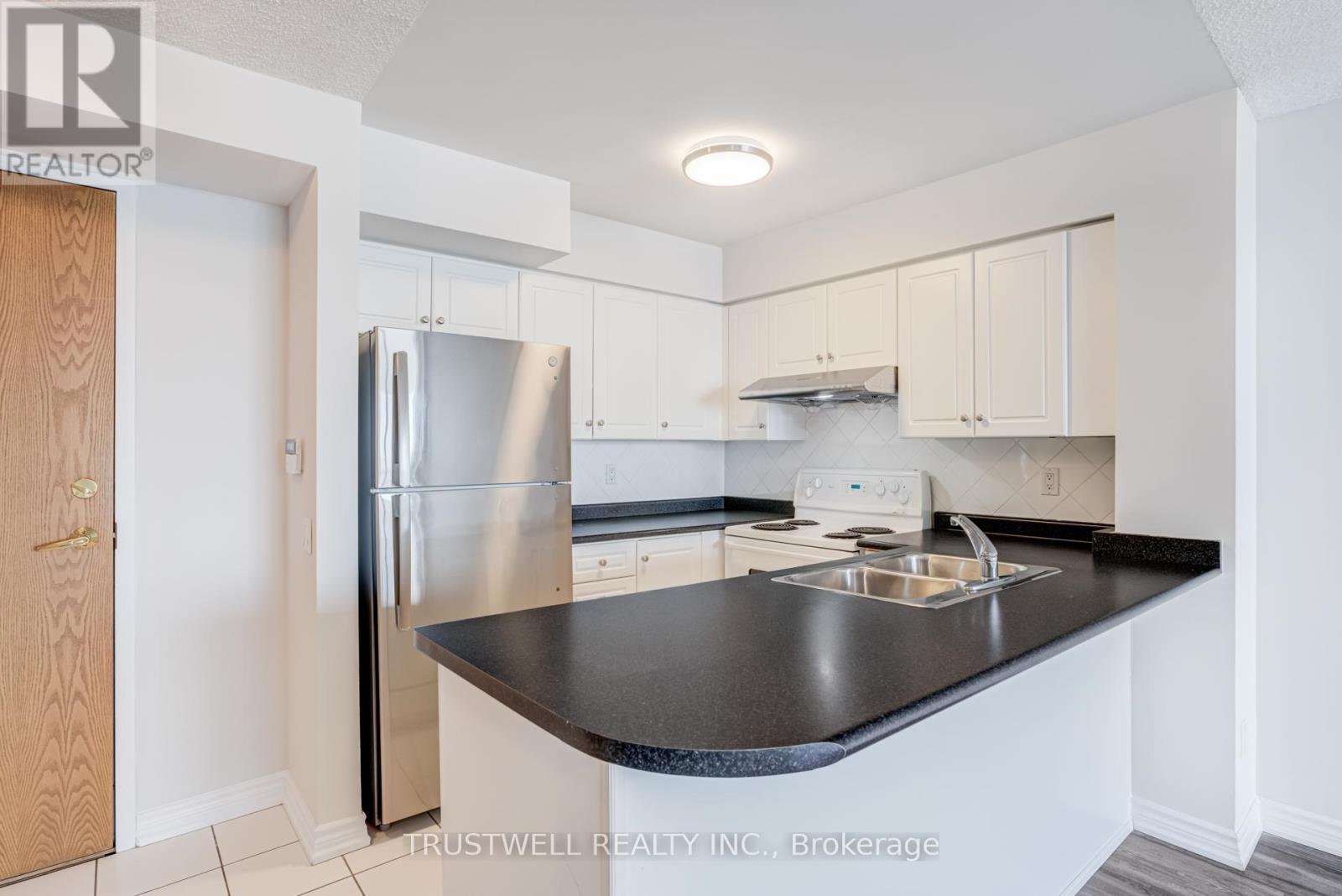 1206 - 9 Northern Heights Drive, Richmond Hill, Ontario L4B 4M5 - Photo 4 - N12640136