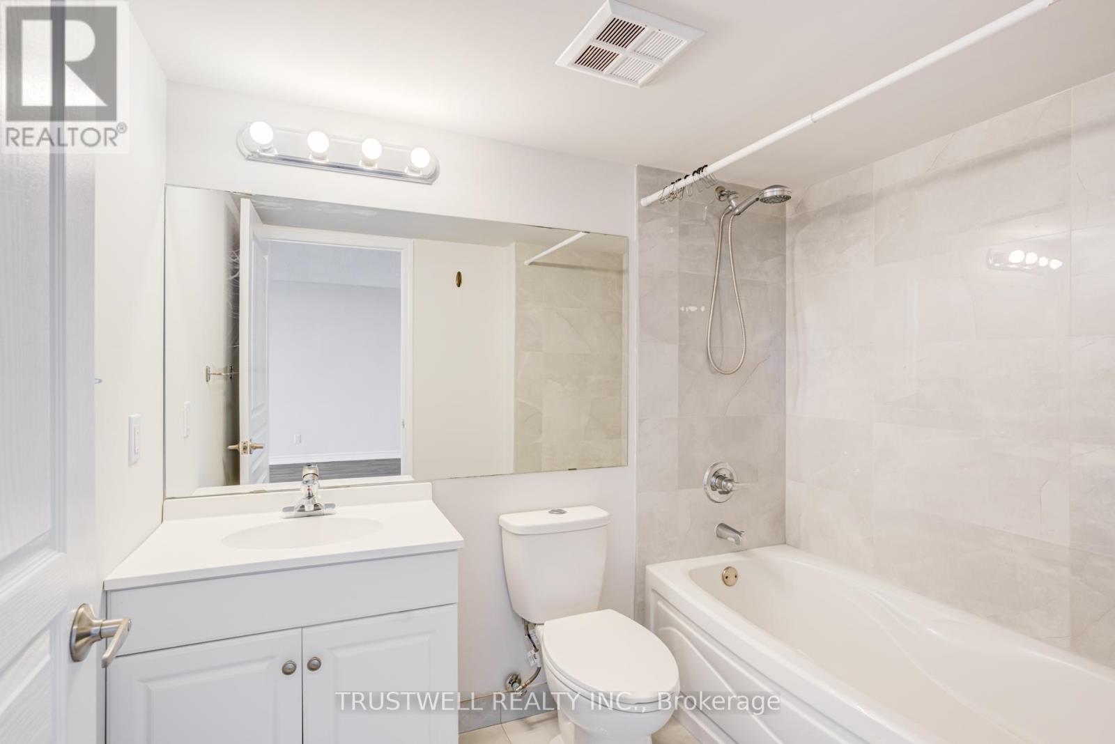 1206 - 9 Northern Heights Drive, Richmond Hill, Ontario L4B 4M5 - Photo 8 - N12640136