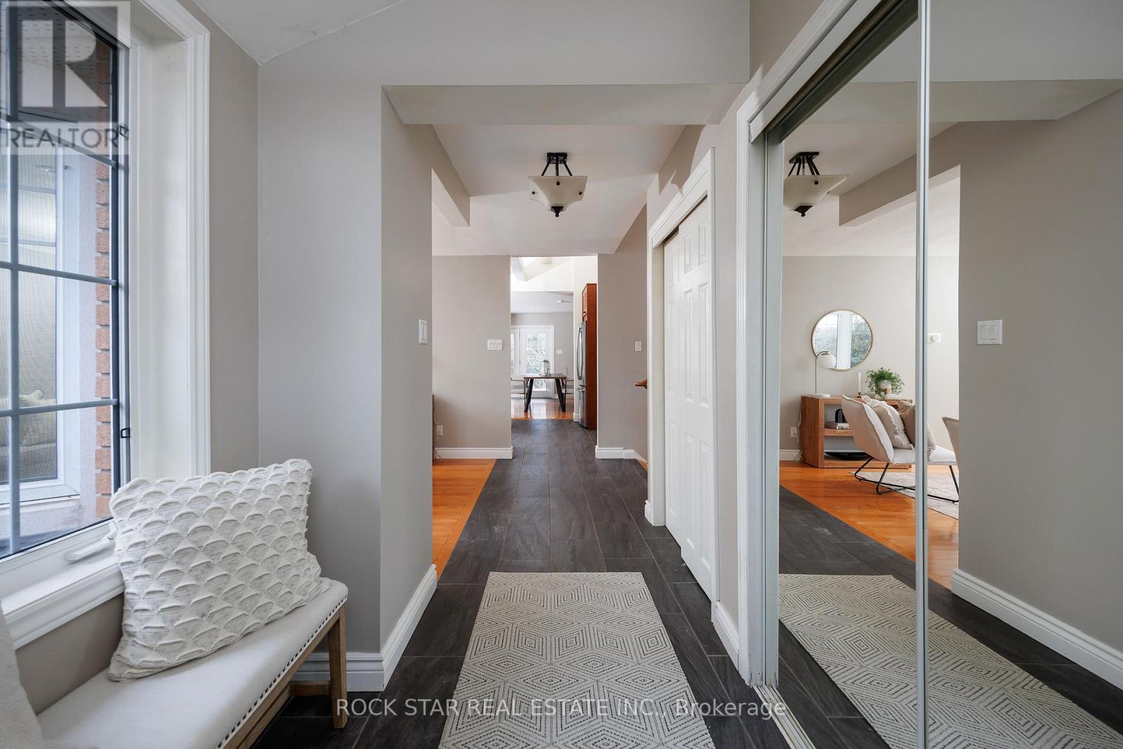 2144 Shelley Road, Oakville, Ontario  L6L 2K2 - Photo 12 - W12640132