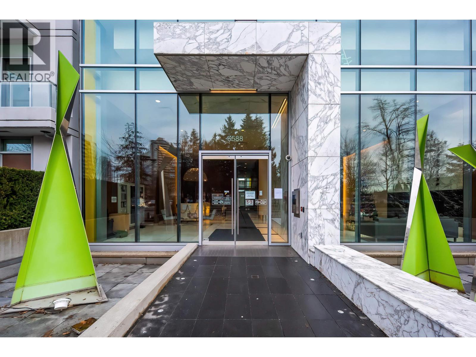 6590 Nelson Avenue, Burnaby, British Columbia V5H 0E8 - Photo 3 - R3074361