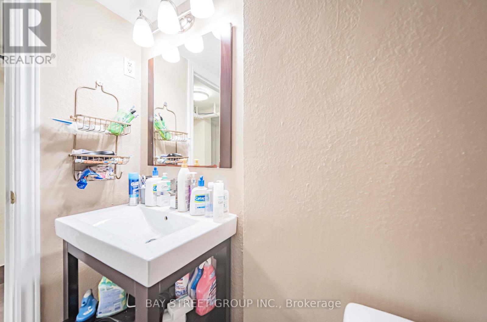 65 Spadina Road, Toronto, Ontario  M5R 2T1 - Photo 15 - C12640150
