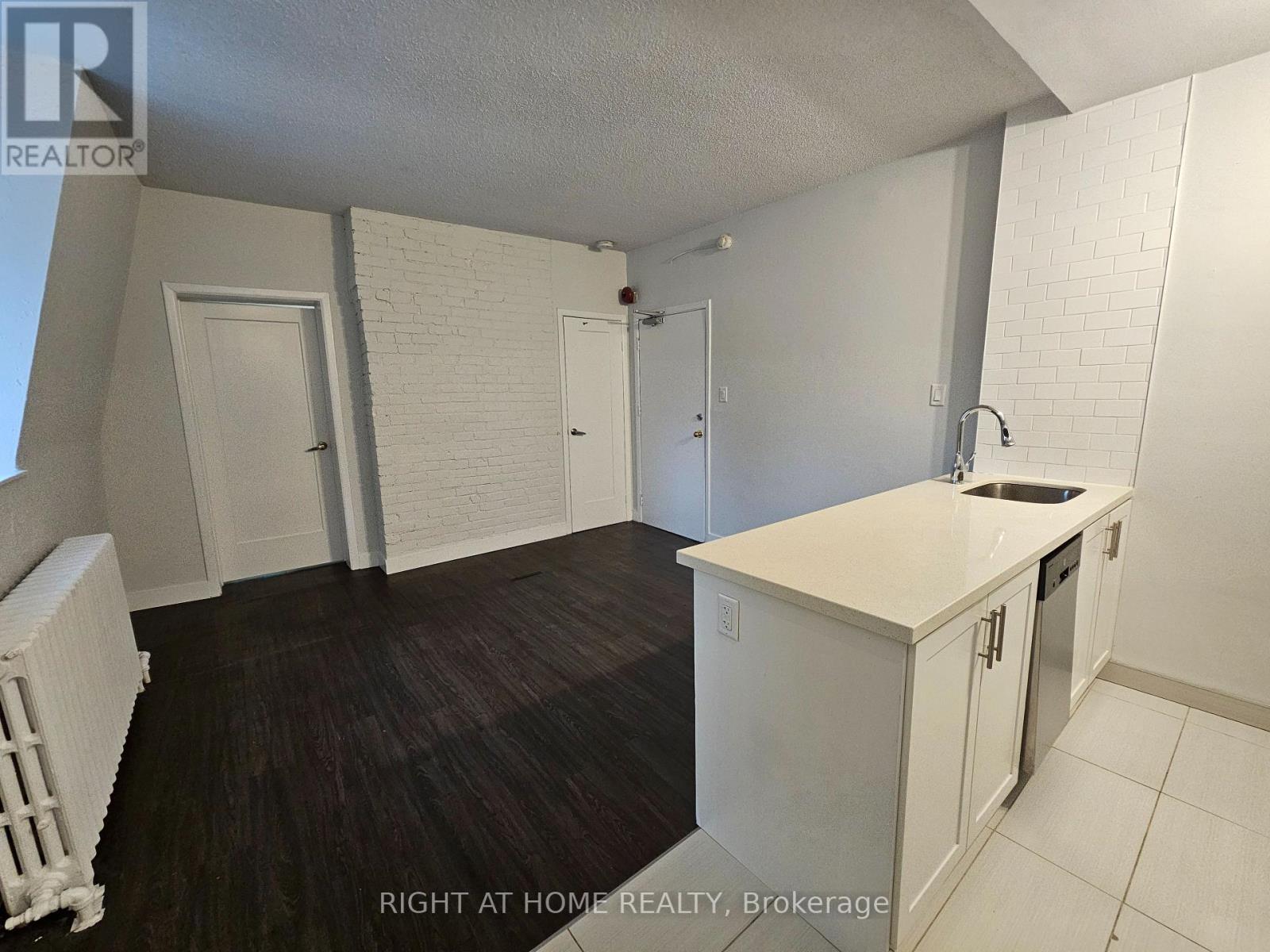 203 - 72 Wellesley Street E, Toronto, Ontario  M4Y 1H2 - Photo 7 - C12640158