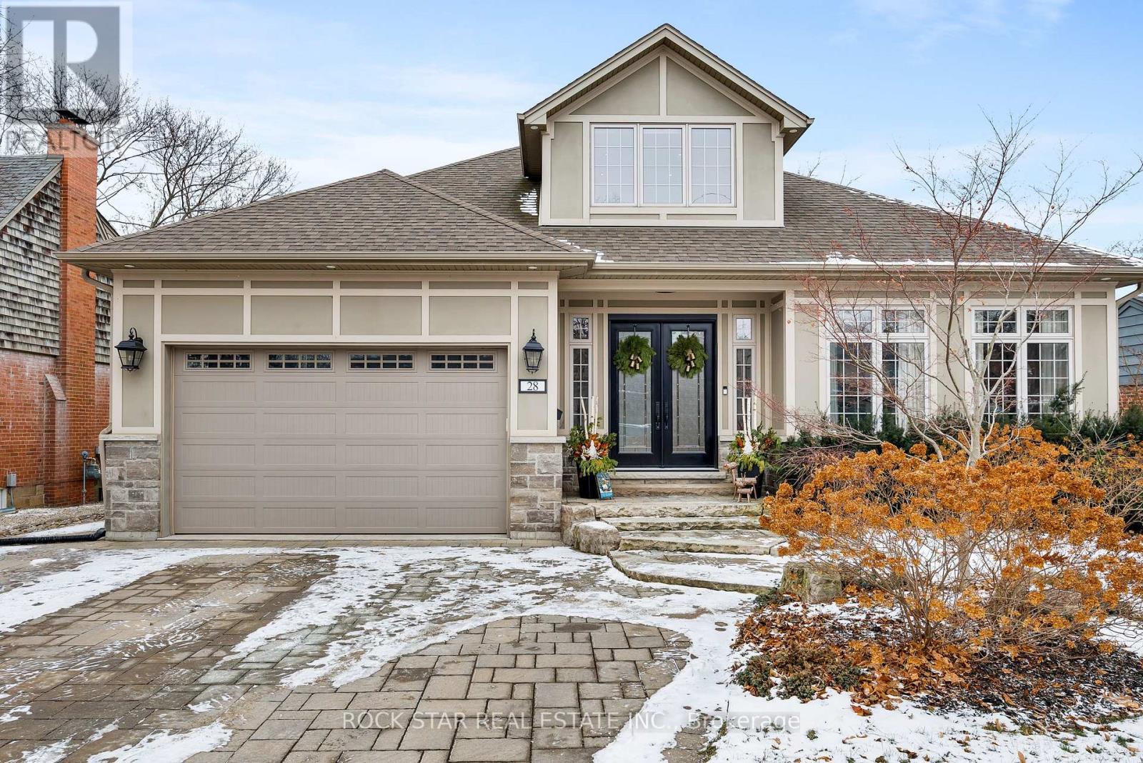 28 HIGHLAND ROAD, Oakville, Ontario
