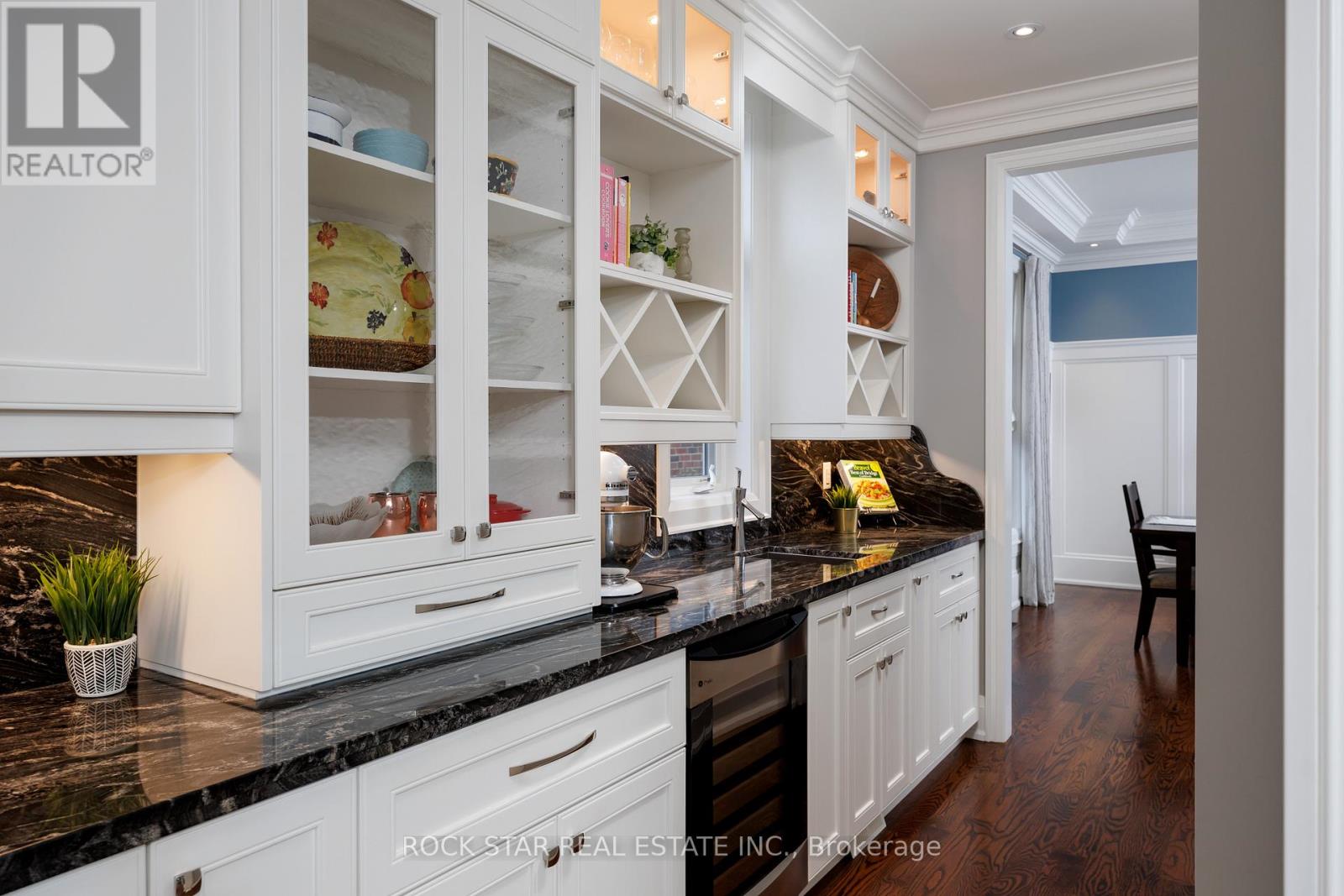 28 Highland Road, Oakville, Ontario  L6K 1S7 - Photo 18 - W12640142