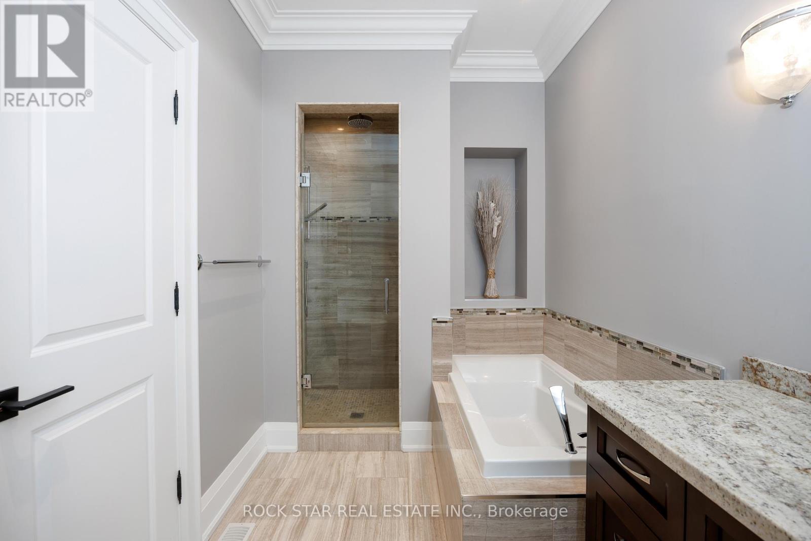 28 Highland Road, Oakville, Ontario  L6K 1S7 - Photo 49 - W12640142